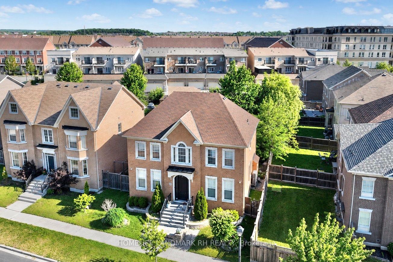 Photo 5 of 70 Murison Drive, Markham, Cathedraltown — HOMEH