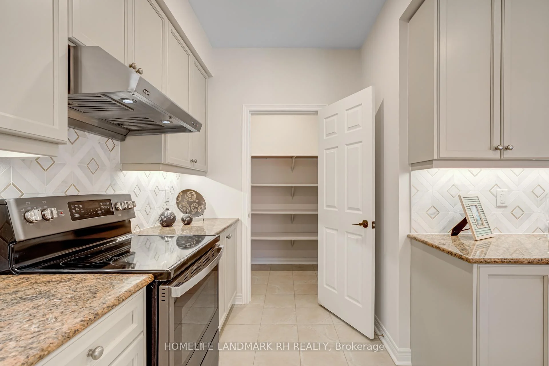 Photo 34 of 70 Murison Drive, Markham, Cathedraltown — HOMEH