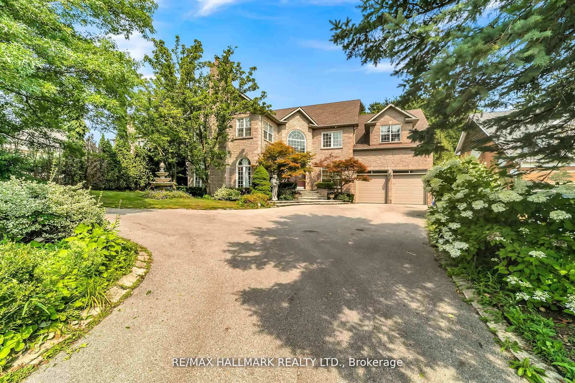Photo of 384 Kennedy Street W