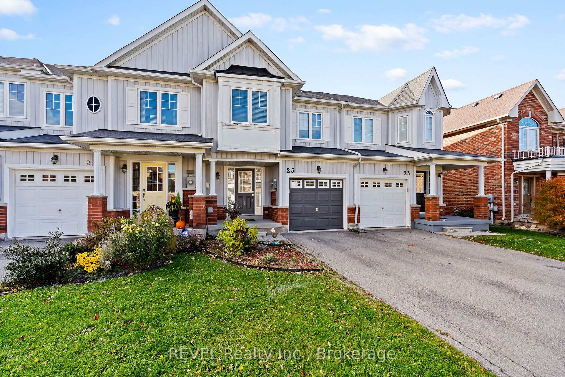 Photo 2 of 25 Colonel Lyall Street, St. Catharines, Secord Woods — HOMEH