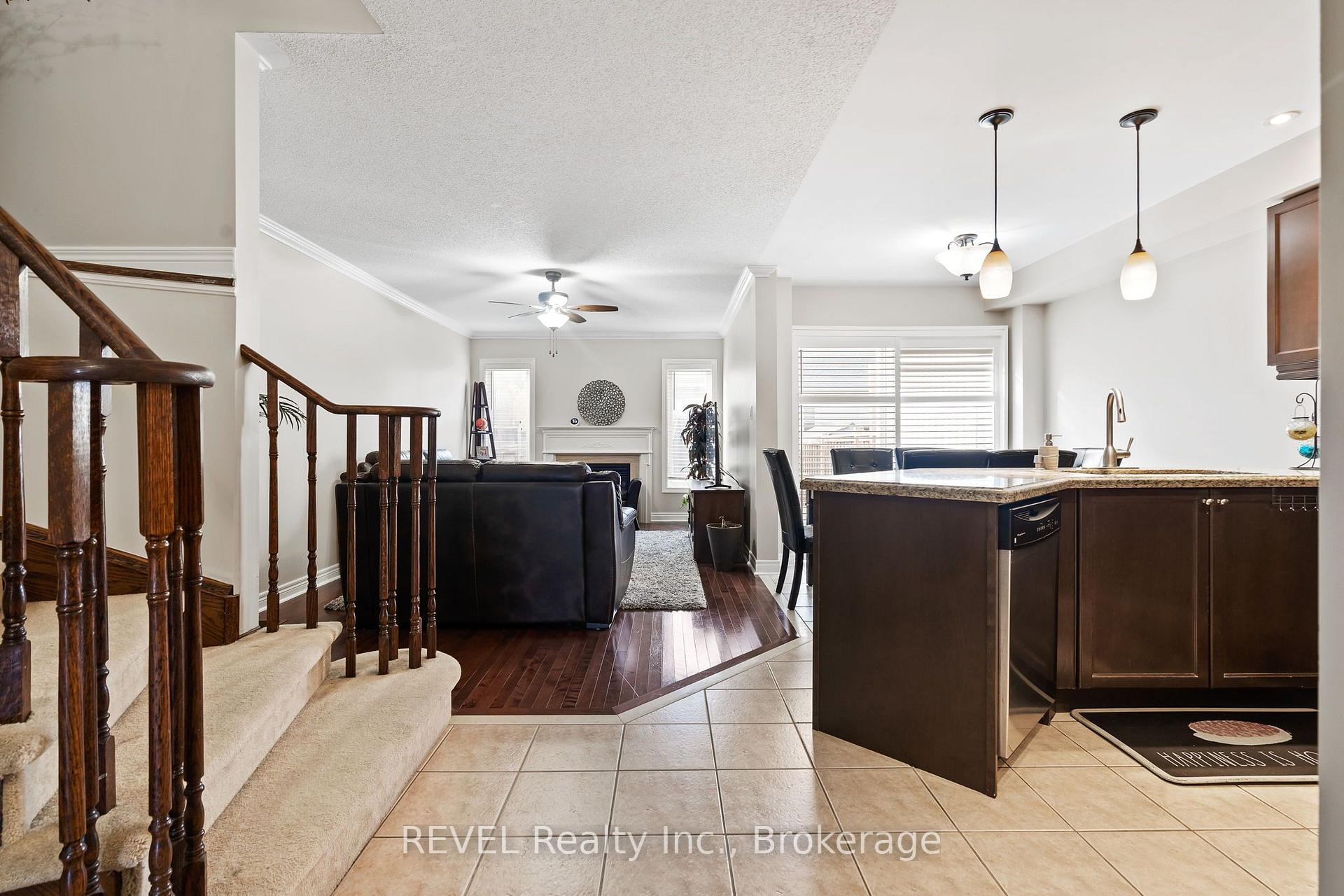 Photo 5 of 25 Colonel Lyall Street, St. Catharines, Secord Woods — HOMEH