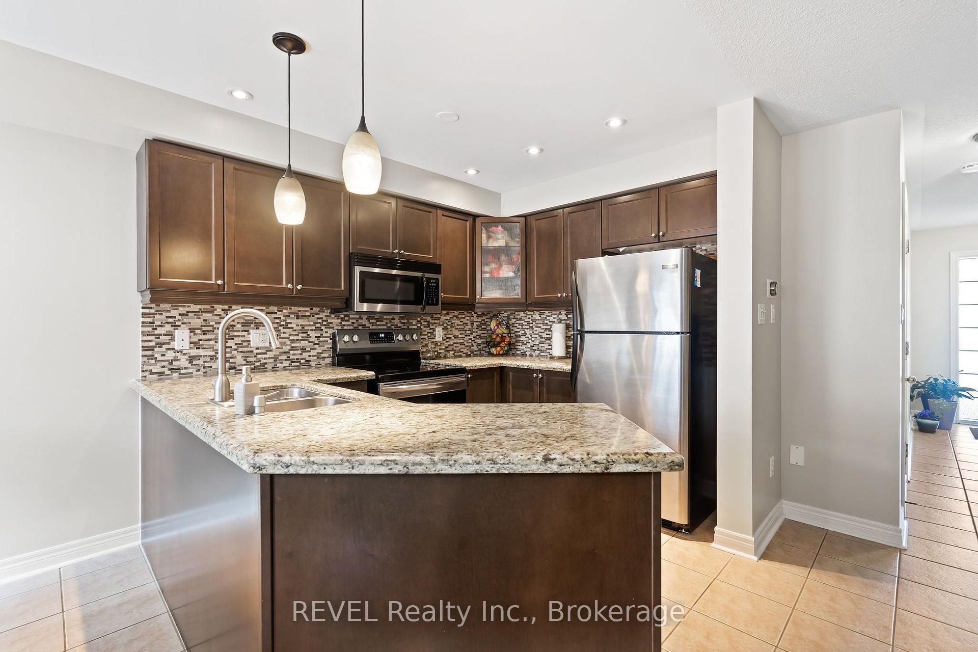 Photo 6 of 25 Colonel Lyall Street, St. Catharines, Secord Woods — HOMEH