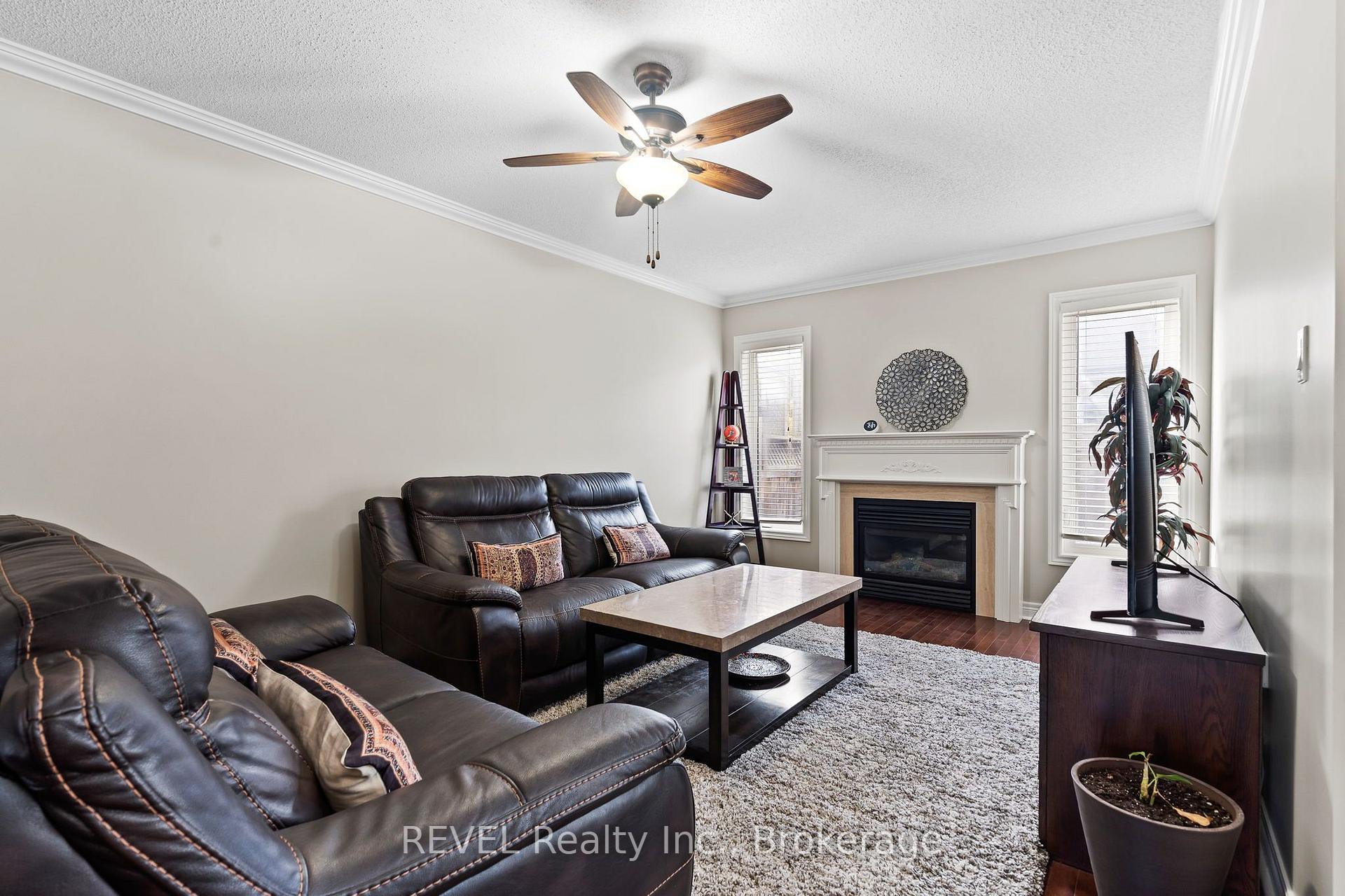 Photo 9 of 25 Colonel Lyall Street, St. Catharines, Secord Woods — HOMEH