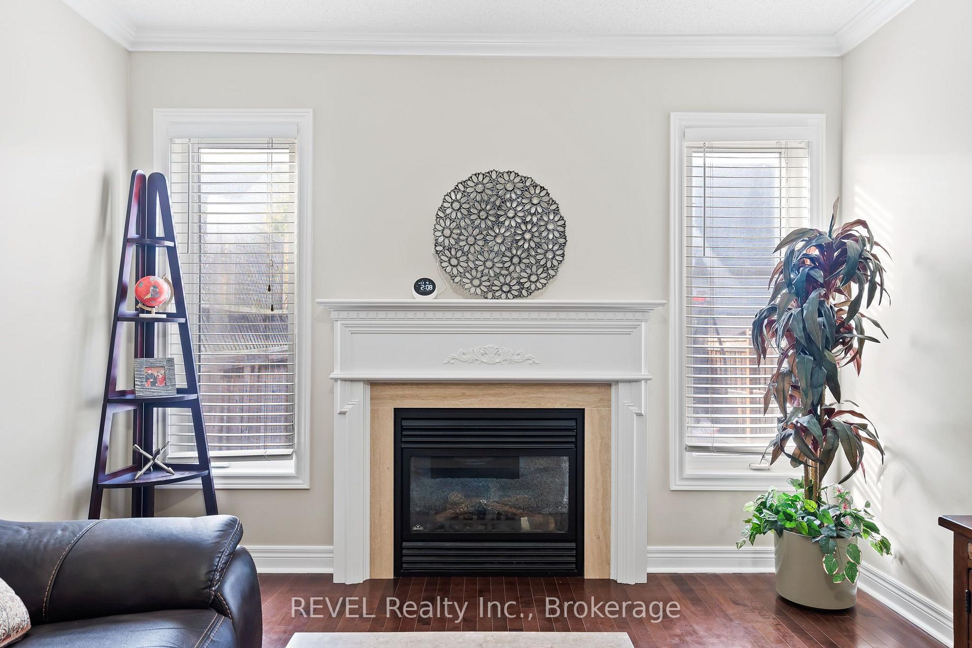 Photo 11 of 25 Colonel Lyall Street, St. Catharines, Secord Woods — HOMEH