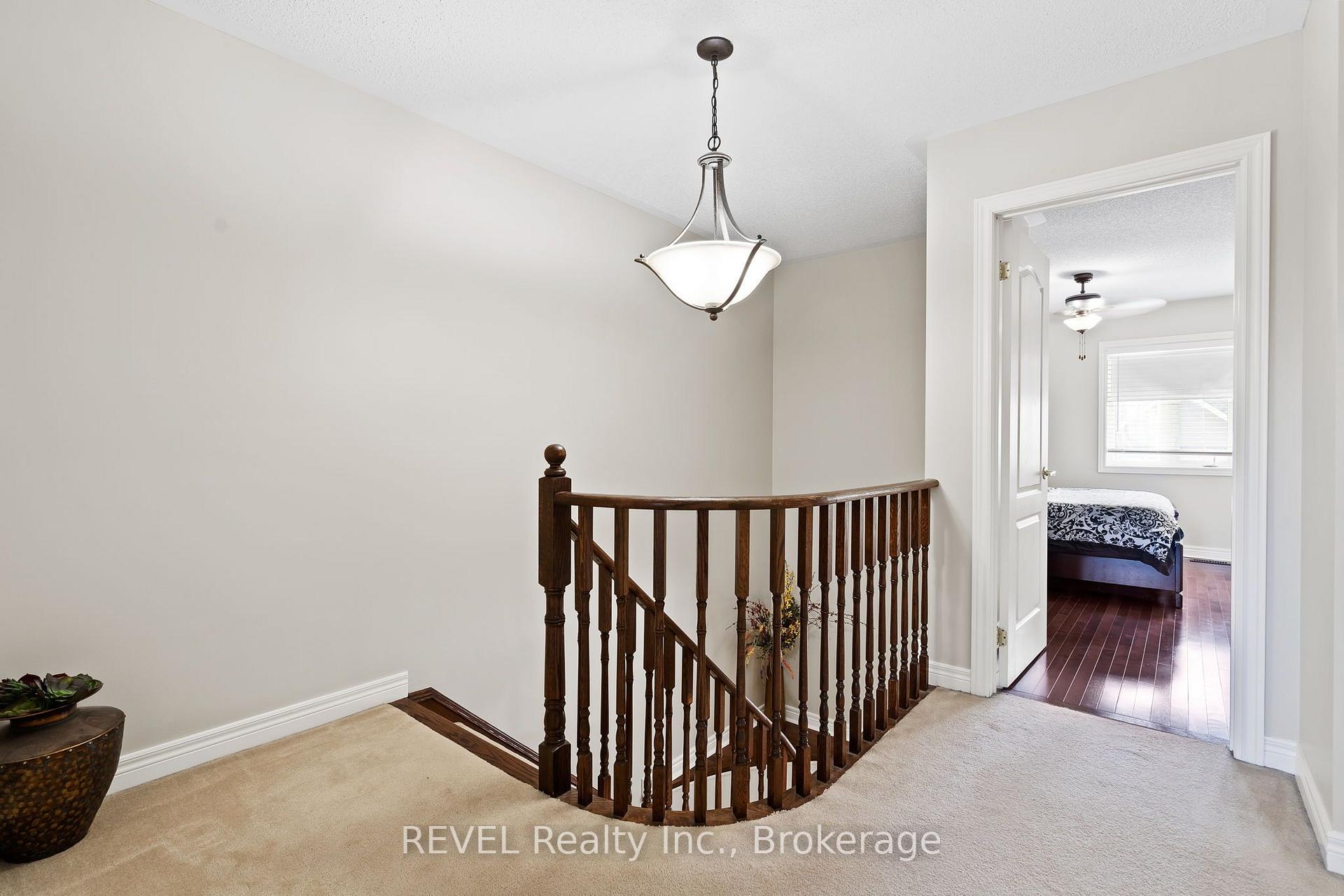 Photo 12 of 25 Colonel Lyall Street, St. Catharines, Secord Woods — HOMEH