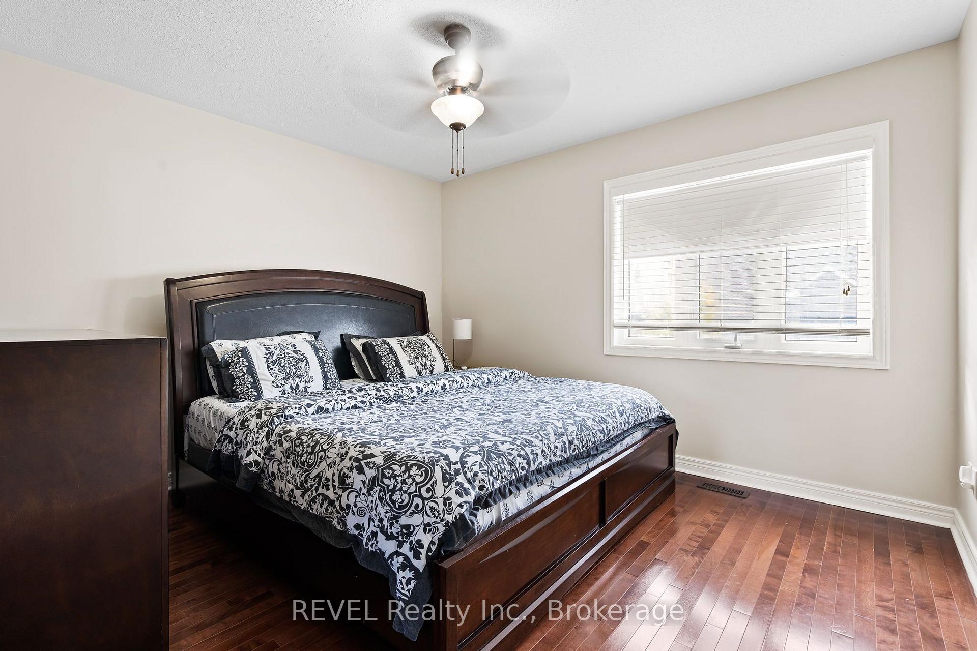 Photo 13 of 25 Colonel Lyall Street, St. Catharines, Secord Woods — HOMEH