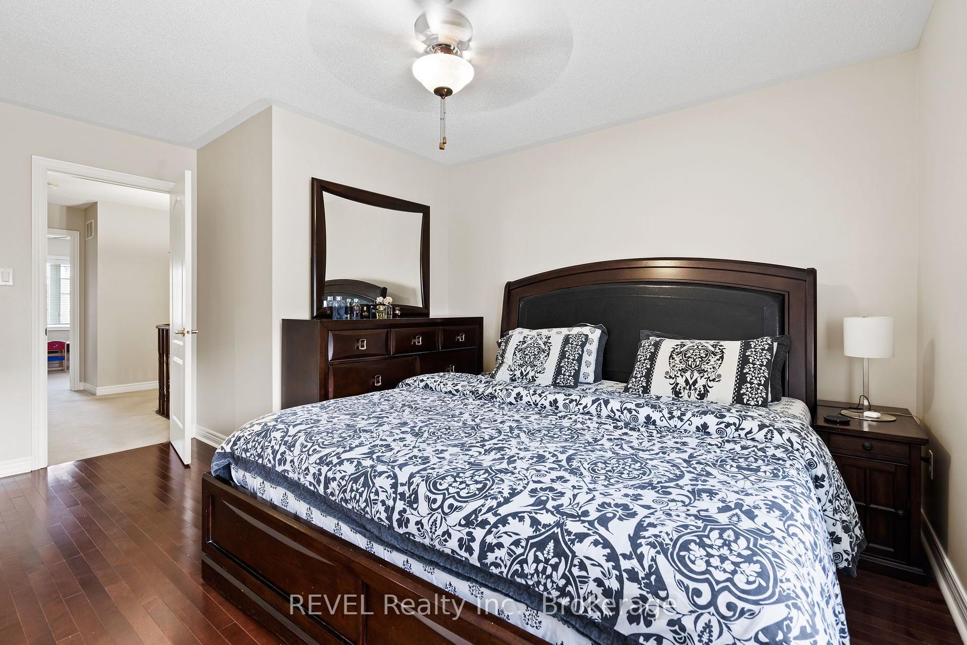 Photo 14 of 25 Colonel Lyall Street, St. Catharines, Secord Woods — HOMEH