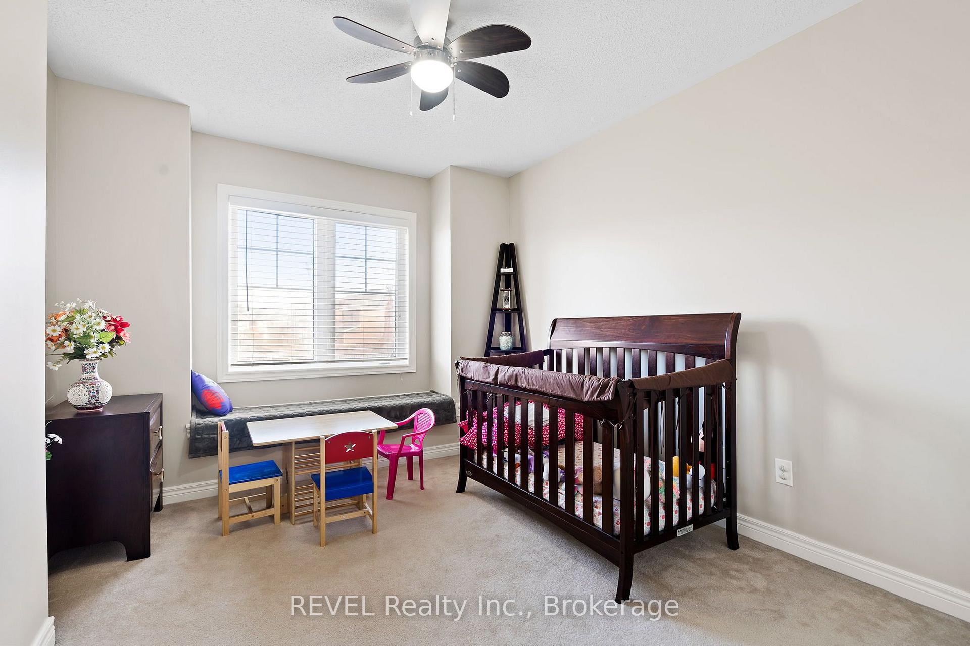Photo 17 of 25 Colonel Lyall Street, St. Catharines, Secord Woods — HOMEH