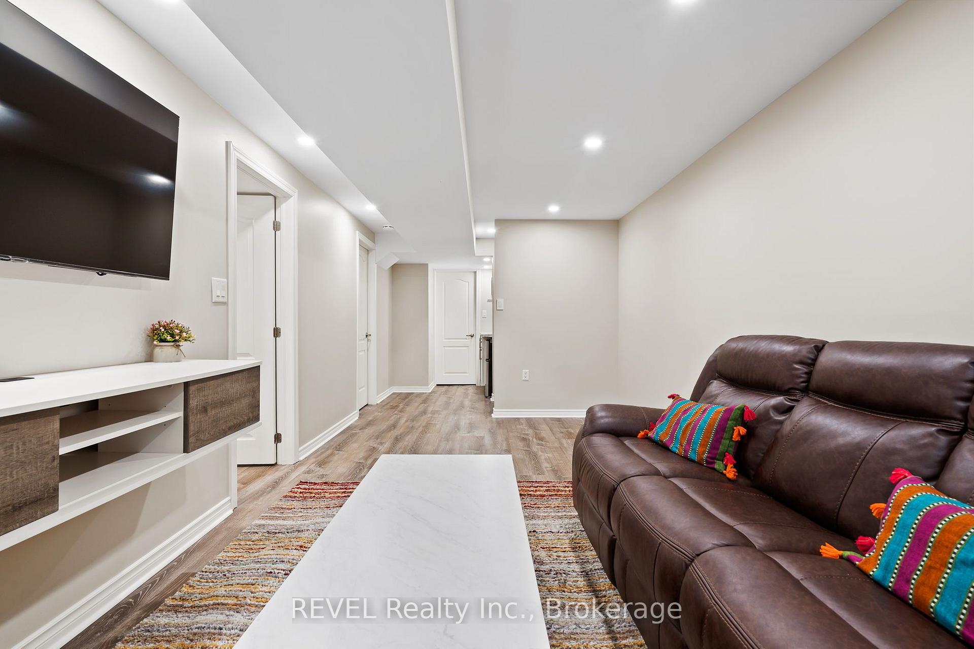 Photo 21 of 25 Colonel Lyall Street, St. Catharines, Secord Woods — HOMEH