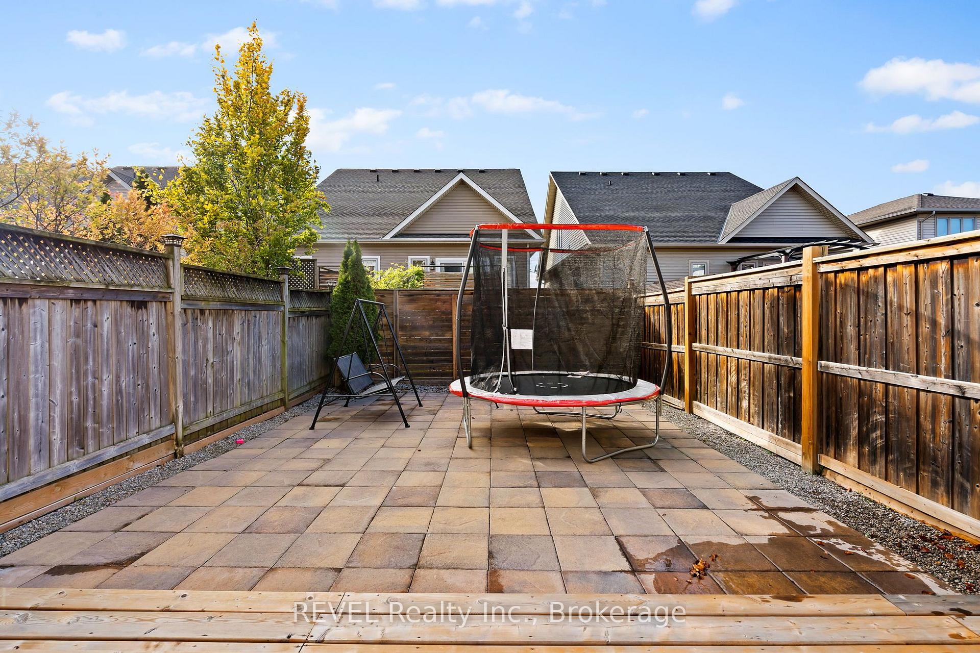 Photo 28 of 25 Colonel Lyall Street, St. Catharines, Secord Woods — HOMEH