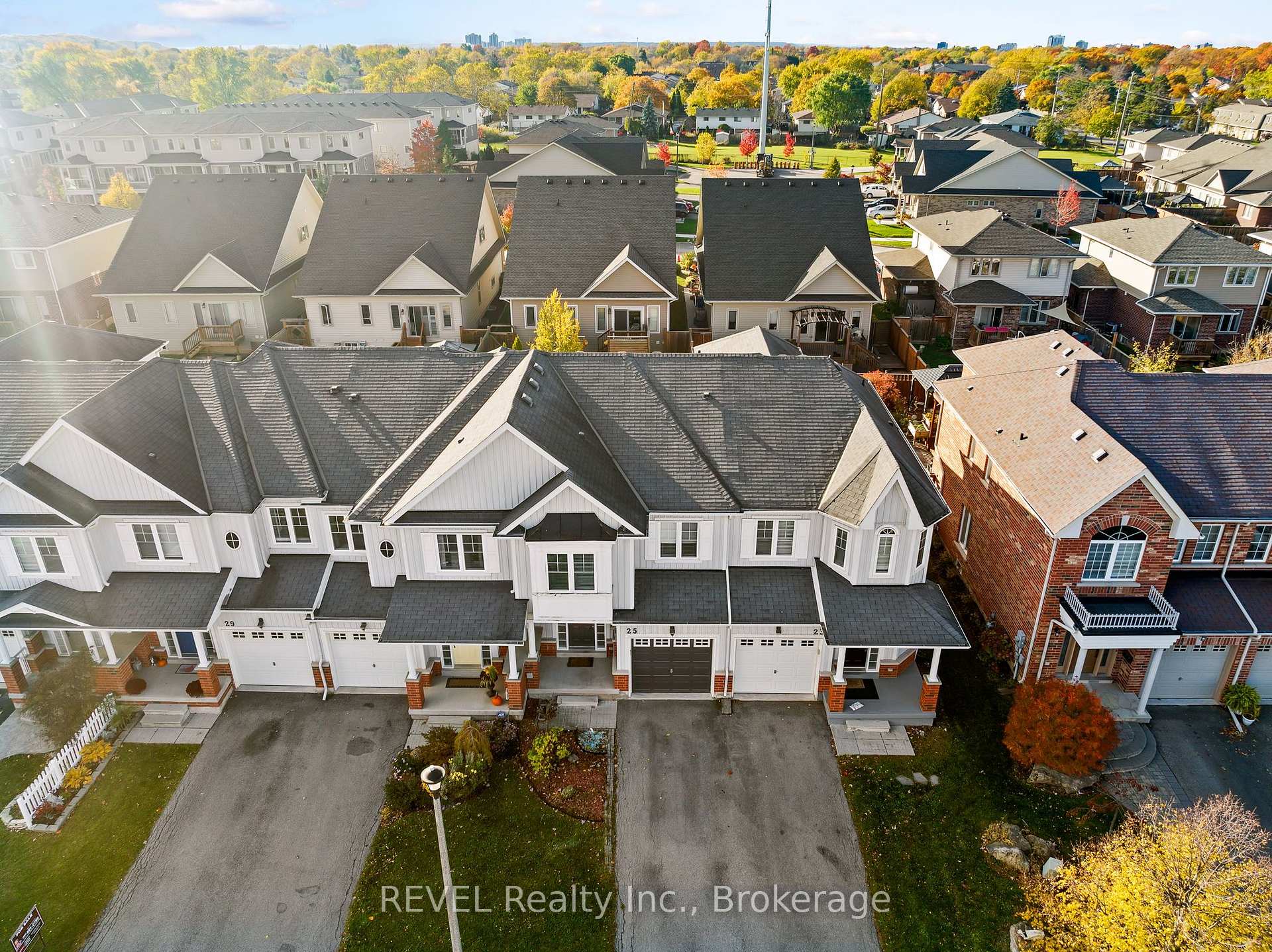 Photo 33 of 25 Colonel Lyall Street, St. Catharines, Secord Woods — HOMEH