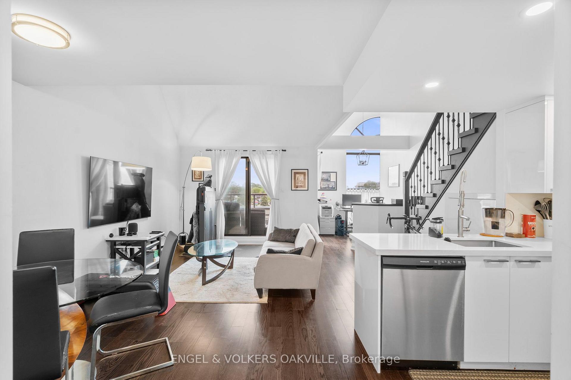 Photo 4 of Unit 416, 100 Bronte Road, Oakville, Bronte — HOMEH