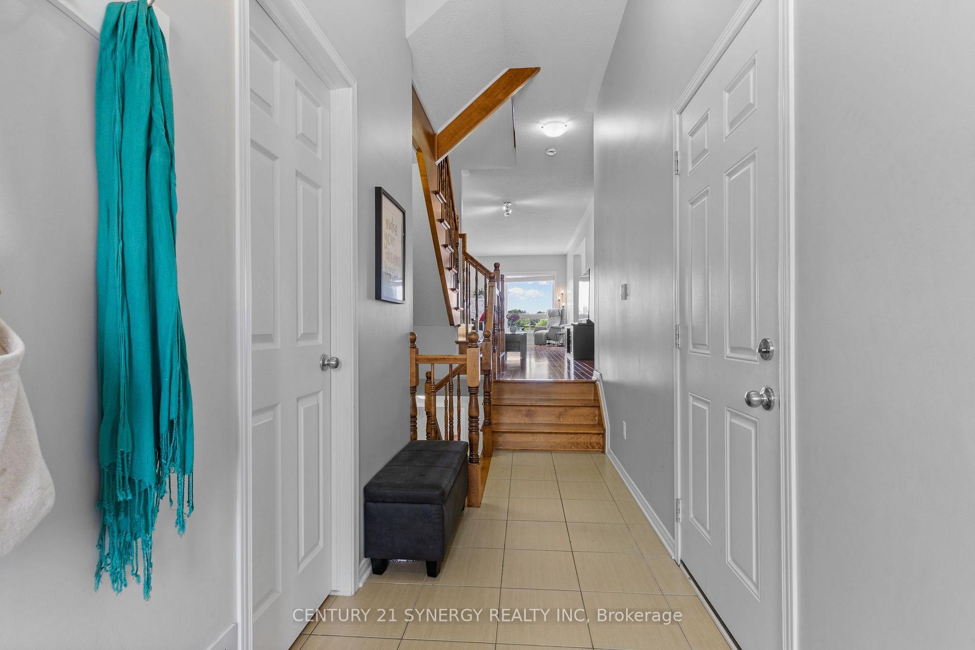 Photo 2 of 966 Torovin Private, Ottawa, Pineview — HOMEH