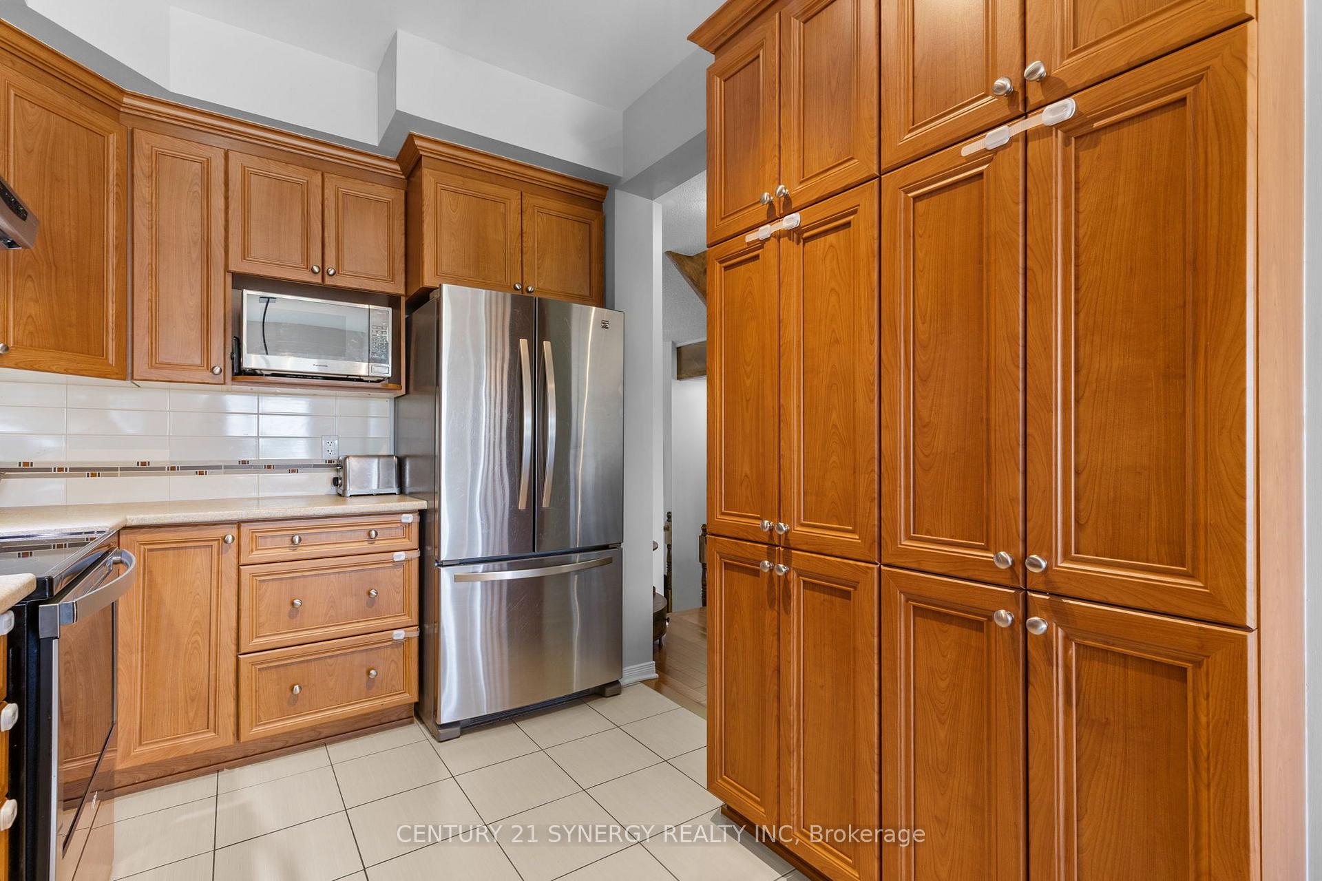 Photo 7 of 966 Torovin Private, Ottawa, Pineview — HOMEH