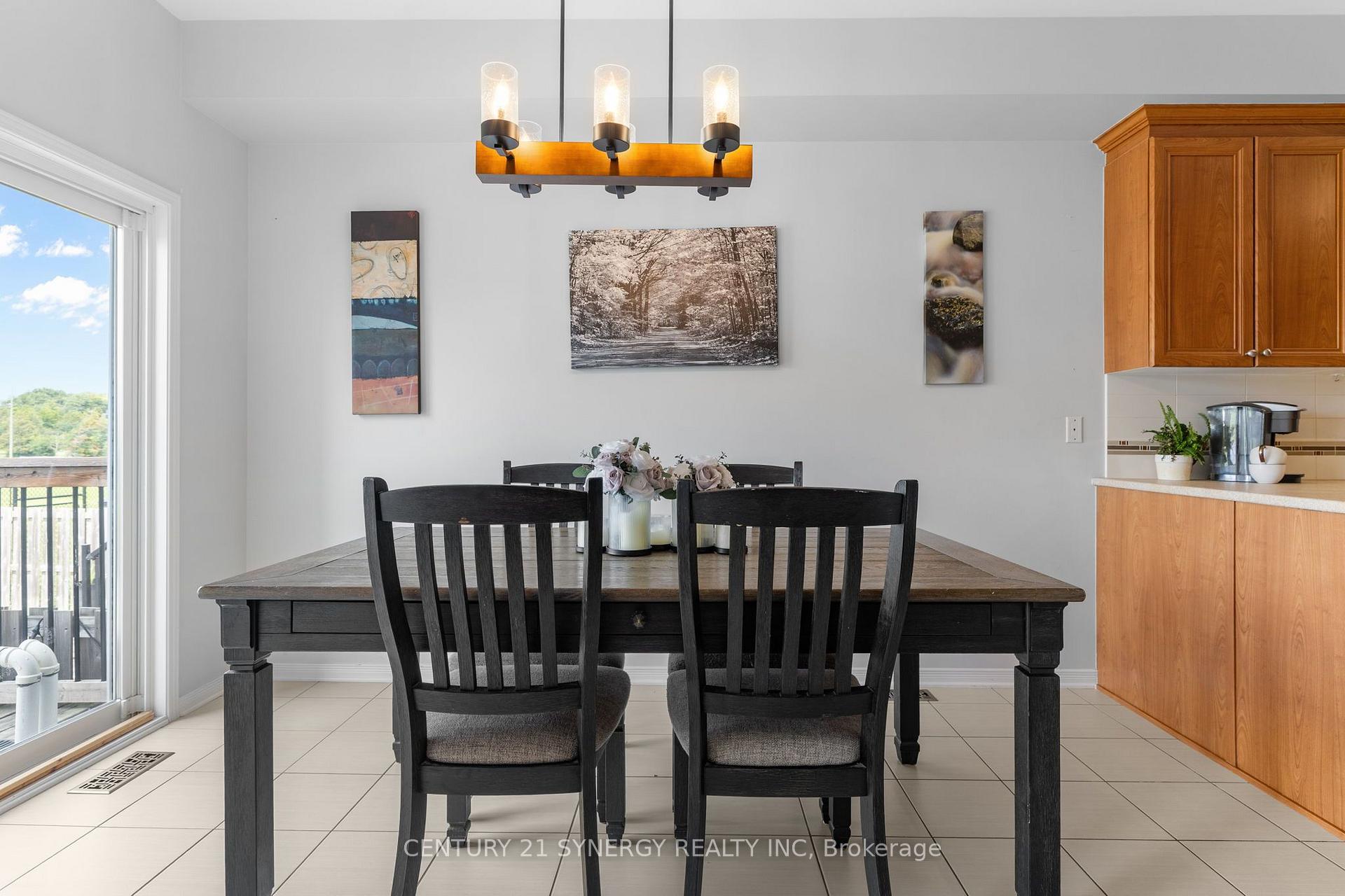 Photo 14 of 966 Torovin Private, Ottawa, Pineview — HOMEH