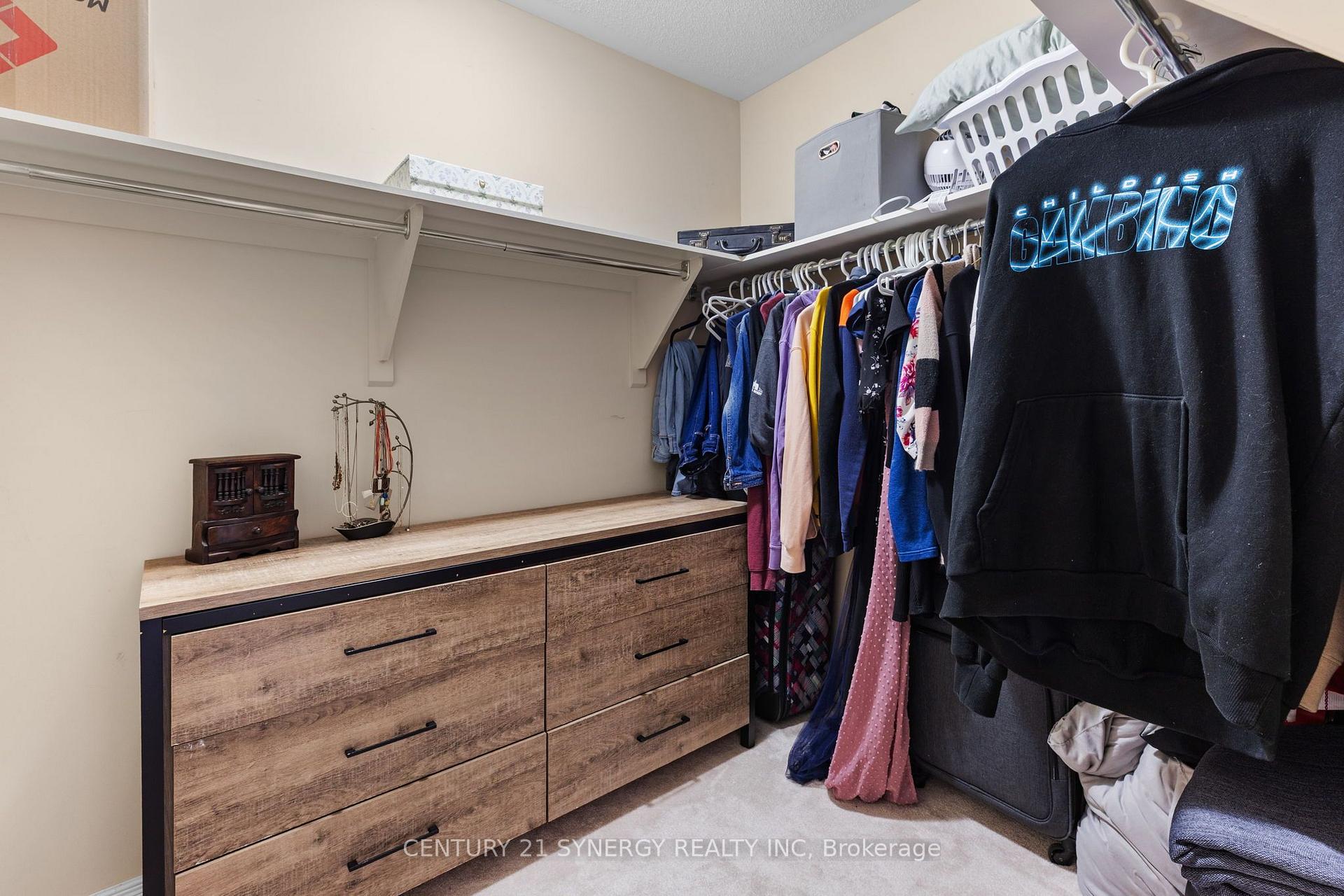 Photo 24 of 966 Torovin Private, Ottawa, Pineview — HOMEH