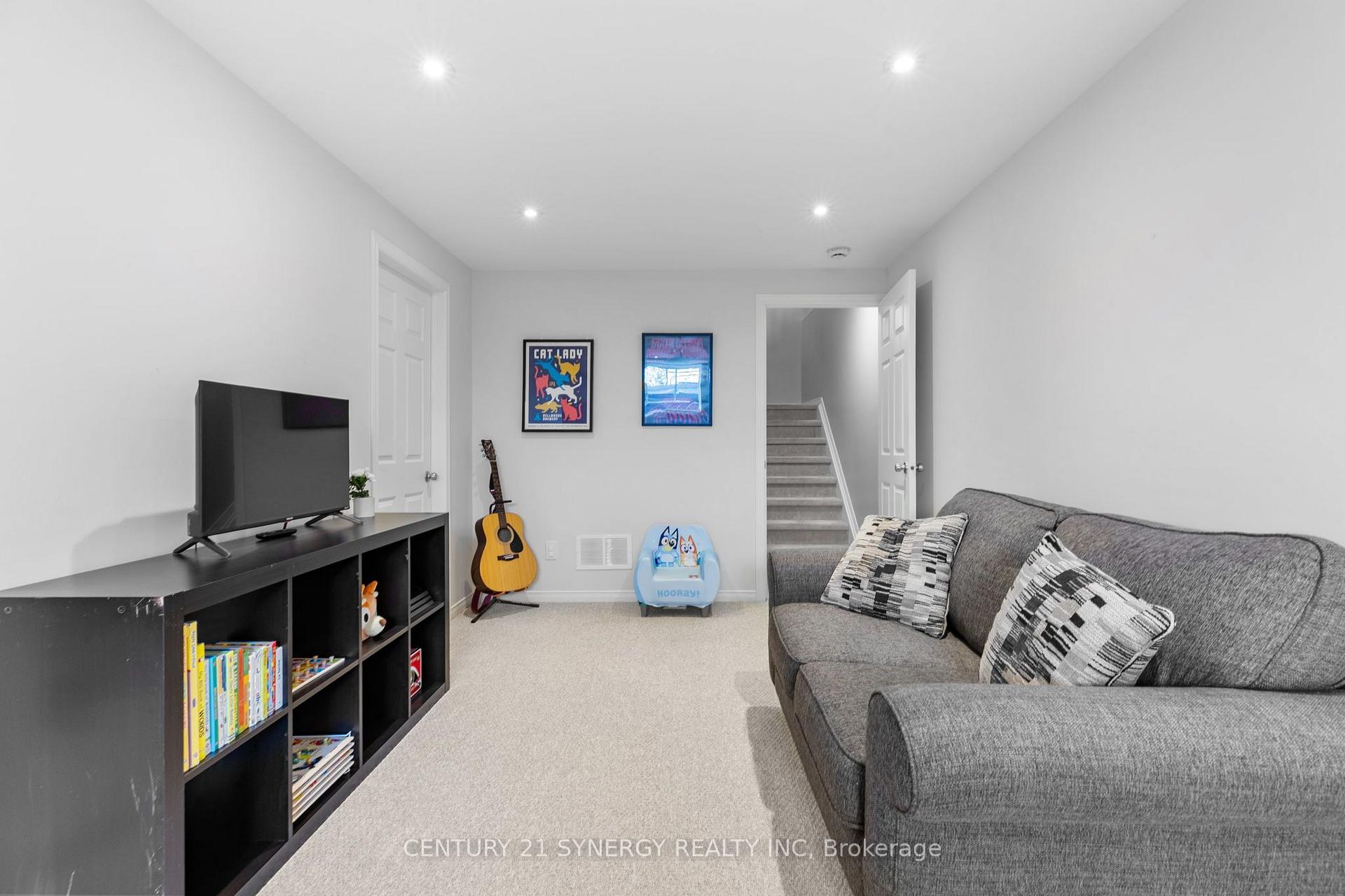 Photo 36 of 966 Torovin Private, Ottawa, Pineview — HOMEH