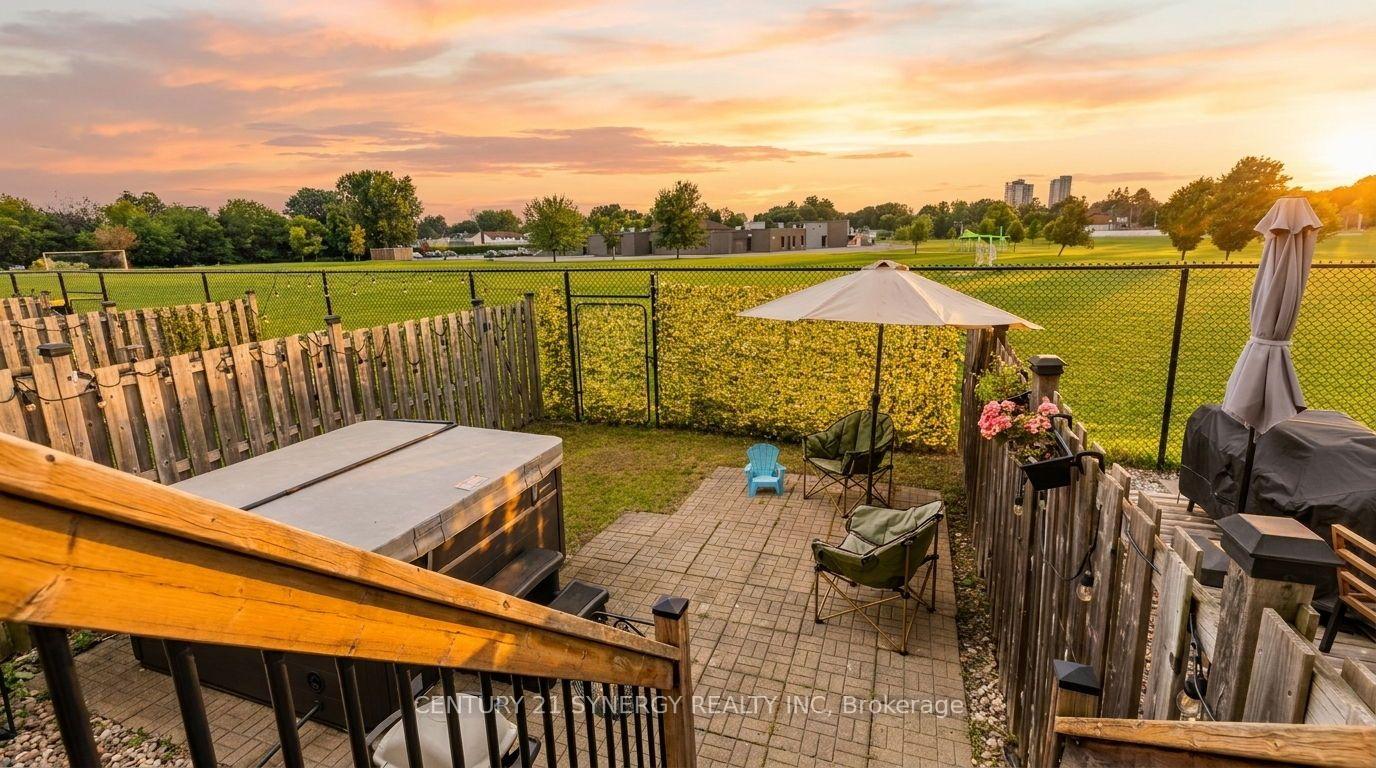 Photo 37 of 966 Torovin Private, Ottawa, Pineview — HOMEH