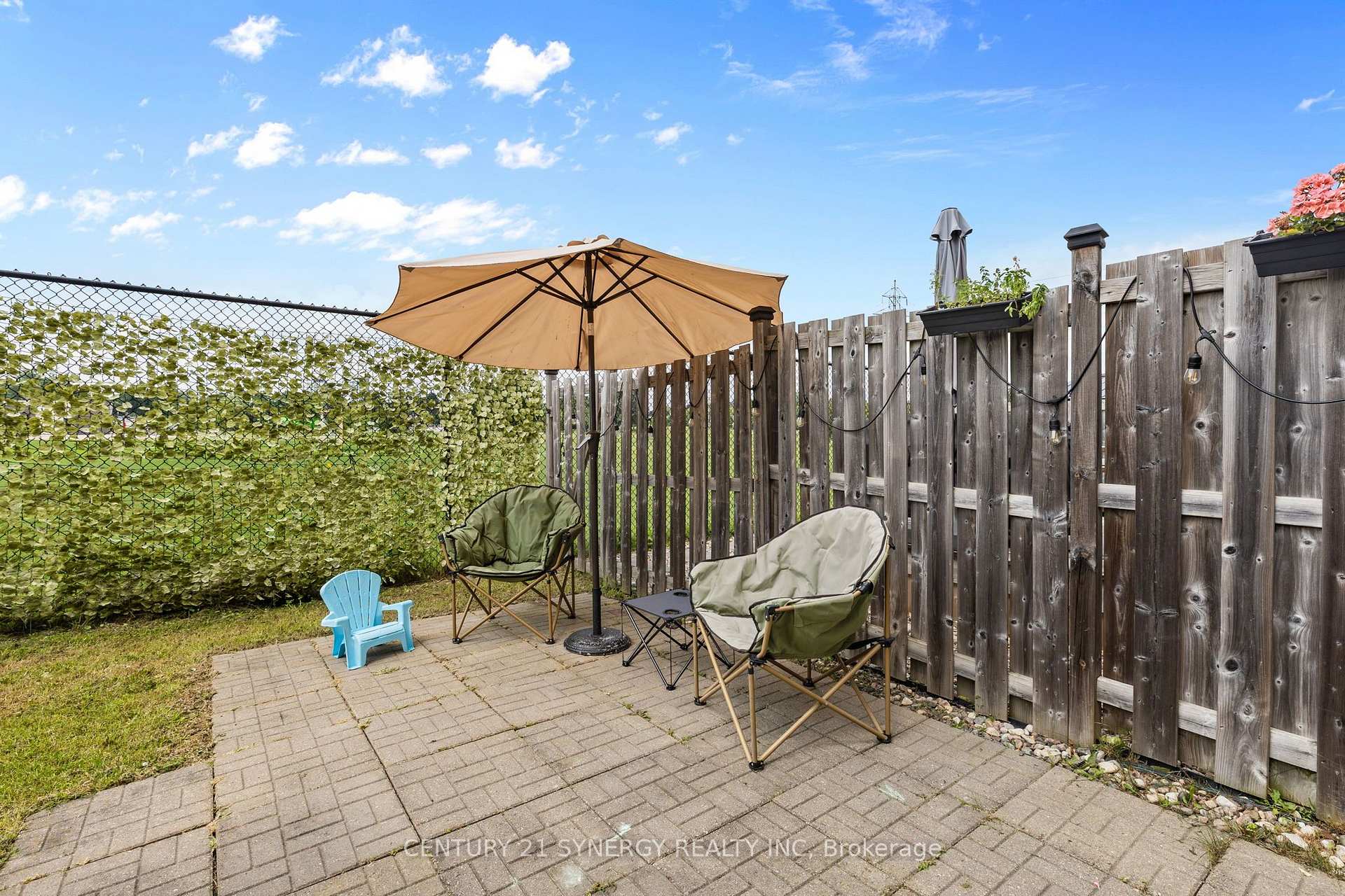 Photo 42 of 966 Torovin Private, Ottawa, Pineview — HOMEH