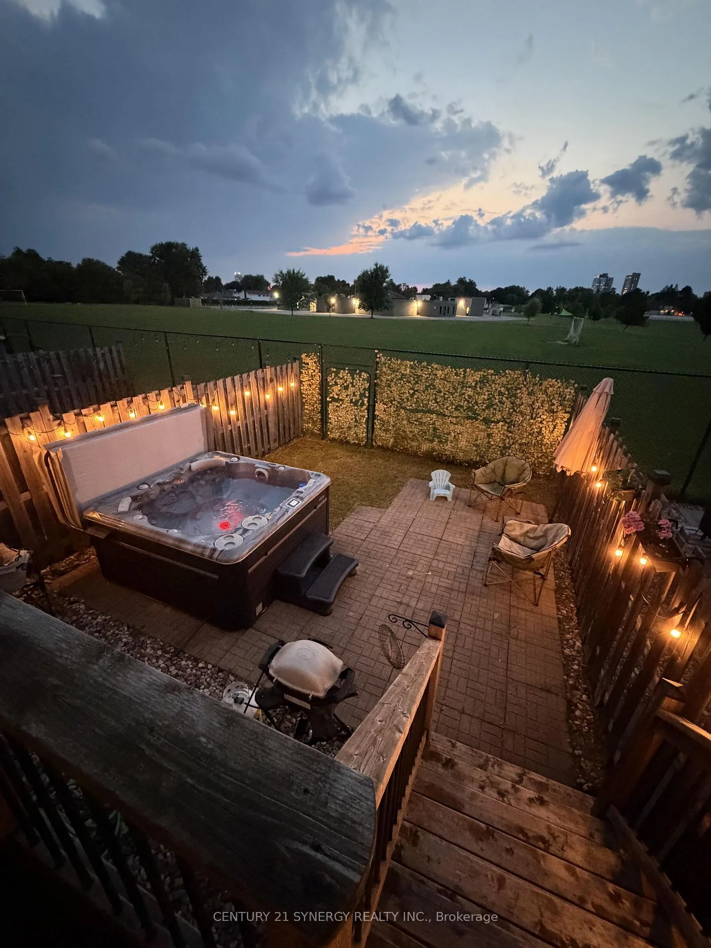 Photo 38 of 966 Torovin Private, Ottawa, Pineview — HOMEH