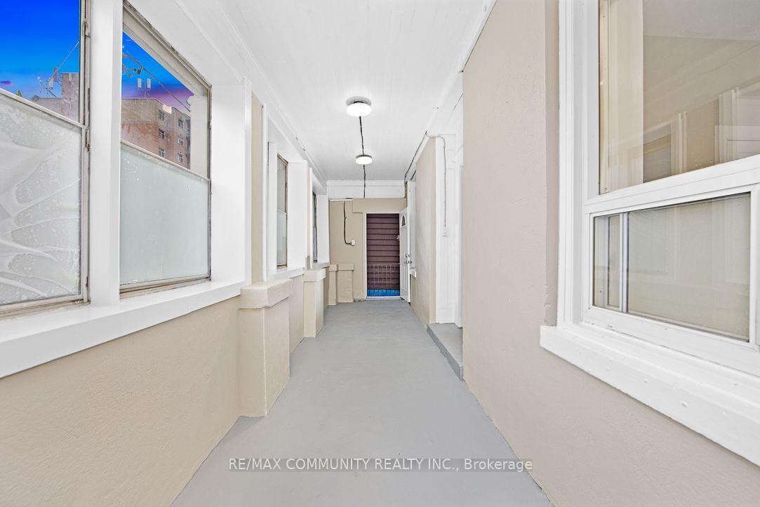 Photo 5 of Unit 1, 1130 King Street E, Cambridge, Preston South — HOMEH
