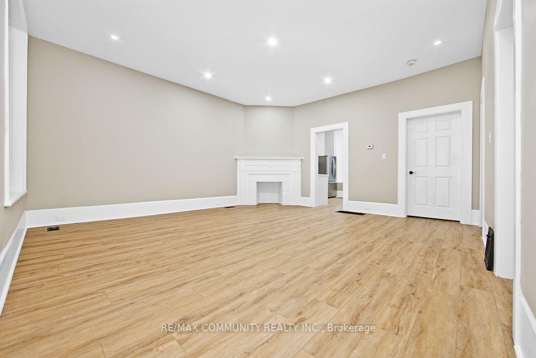 Photo 8 of Unit 1, 1130 King Street E, Cambridge, Preston South — HOMEH