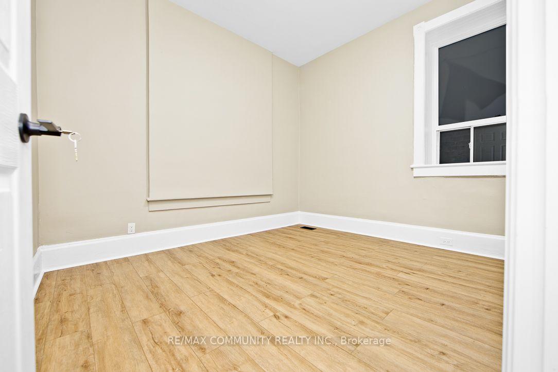 Photo 11 of Unit 1, 1130 King Street E, Cambridge, Preston South — HOMEH