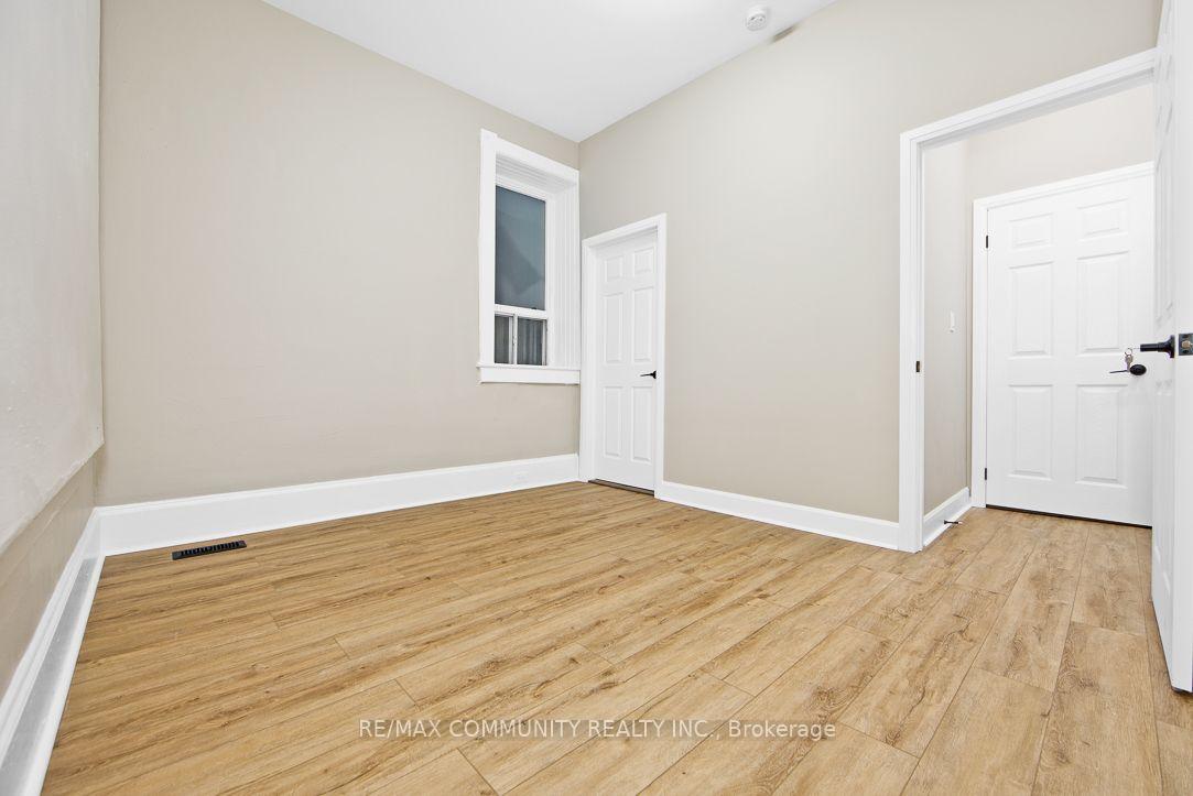 Photo 12 of Unit 1, 1130 King Street E, Cambridge, Preston South — HOMEH