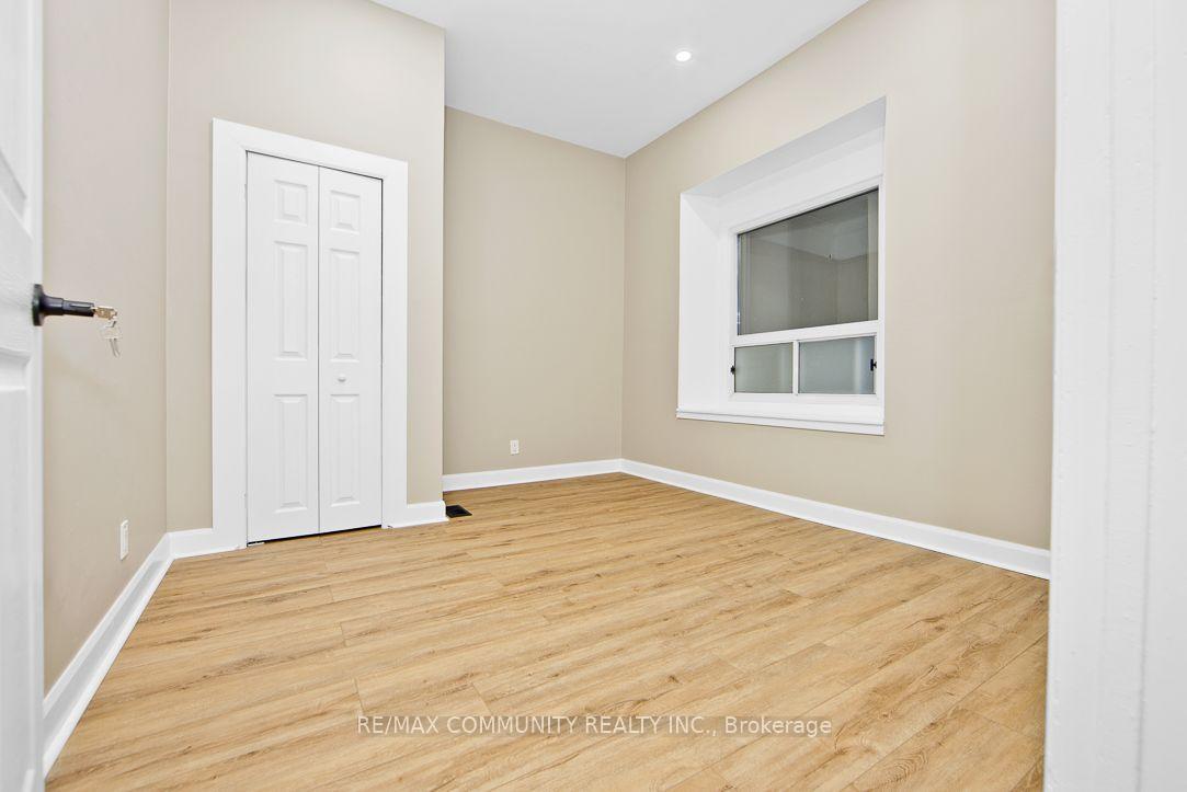 Photo 14 of Unit 1, 1130 King Street E, Cambridge, Preston South — HOMEH