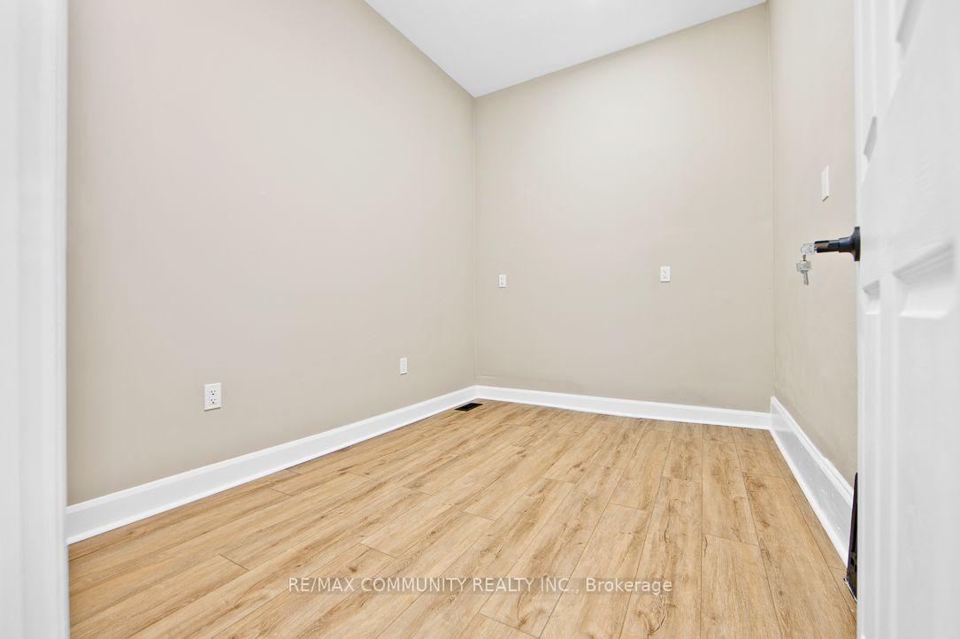 Photo 16 of Unit 1, 1130 King Street E, Cambridge, Preston South — HOMEH