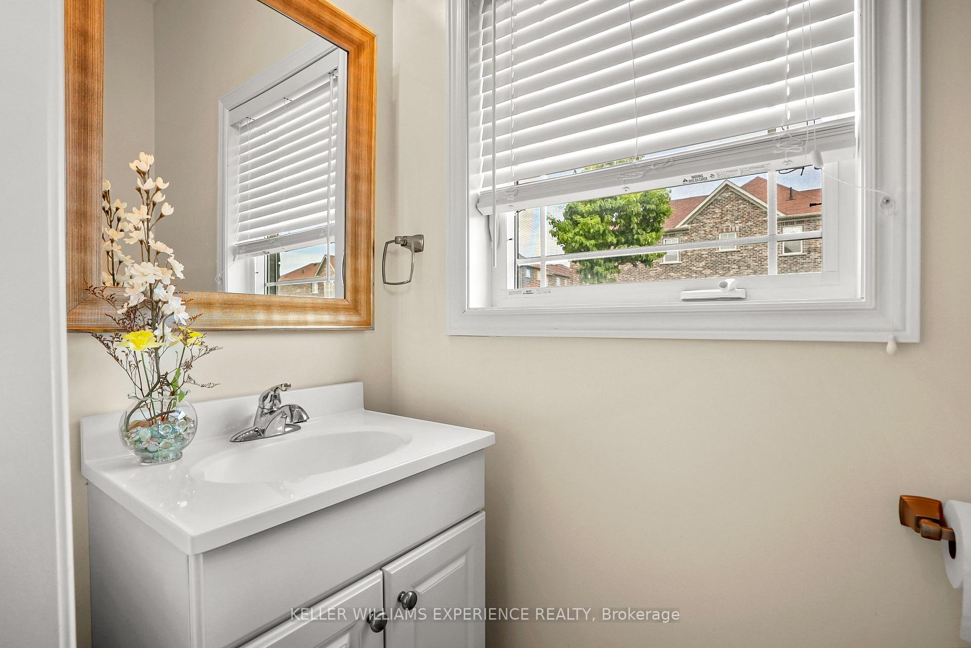 Photo 7 of 1296 Dallman Street, Innisfil, Lefroy — HOMEH