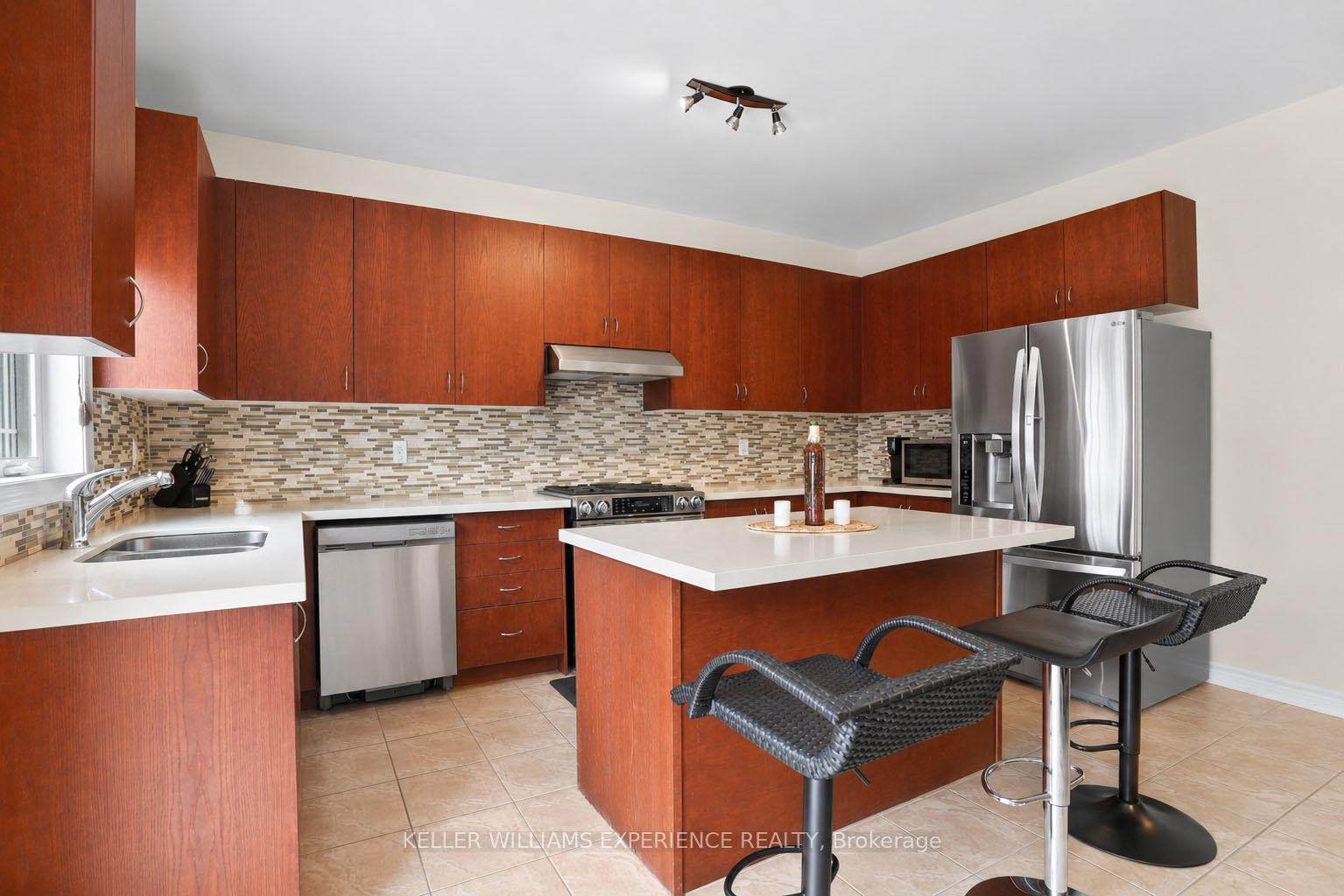 Photo 10 of 1296 Dallman Street, Innisfil, Lefroy — HOMEH