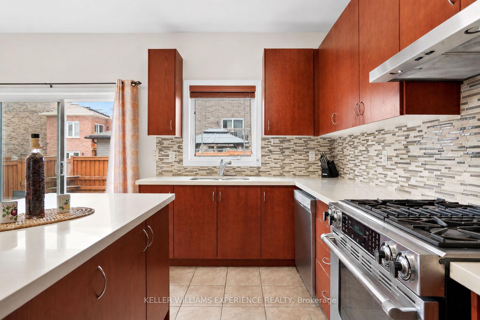Photo 11 of 1296 Dallman Street, Innisfil, Lefroy — HOMEH