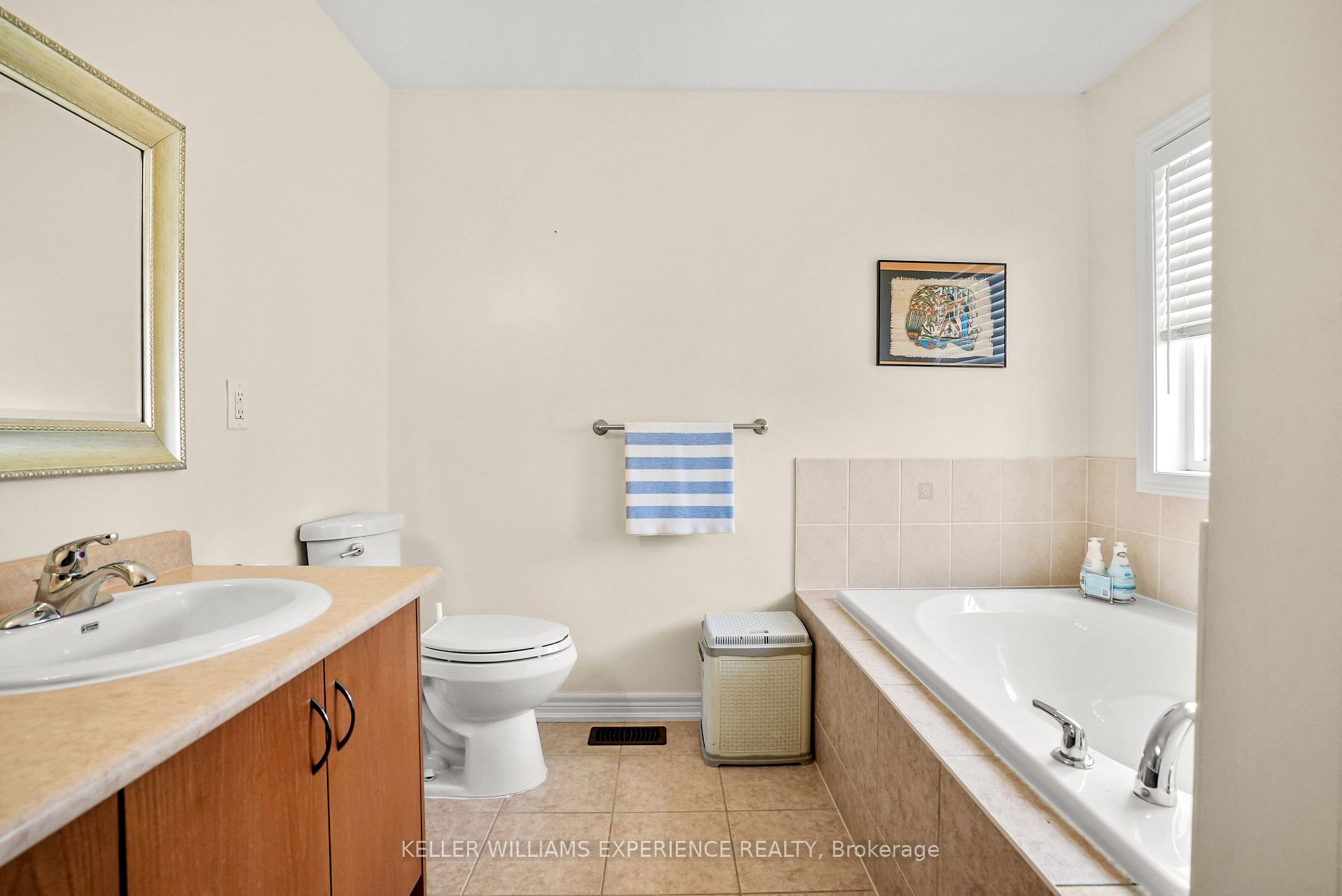 Photo 23 of 1296 Dallman Street, Innisfil, Lefroy — HOMEH