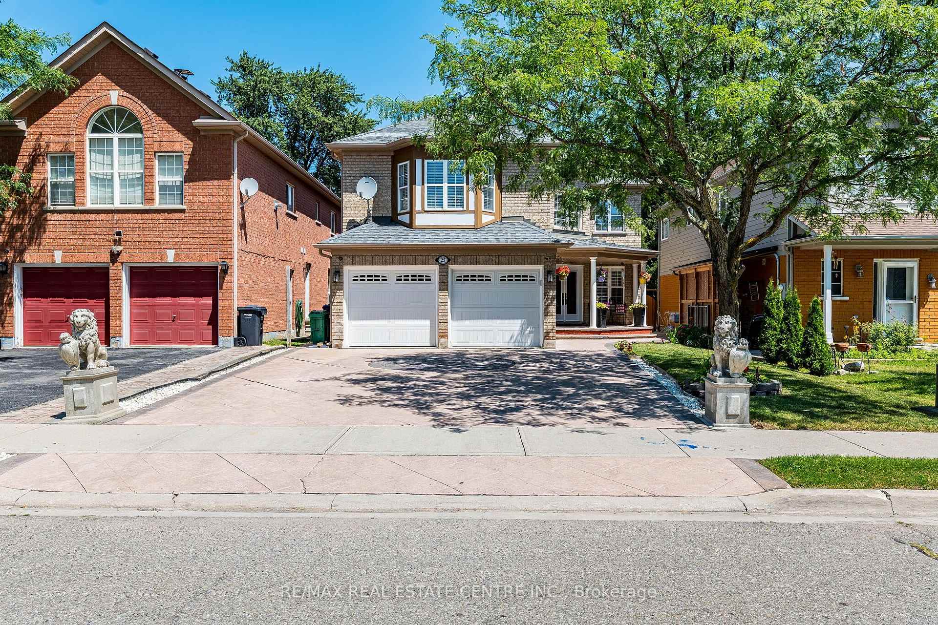 Photo 2 of 25 Sheepberry Terrace, Brampton, Fletcher's Meadow — HOMEH