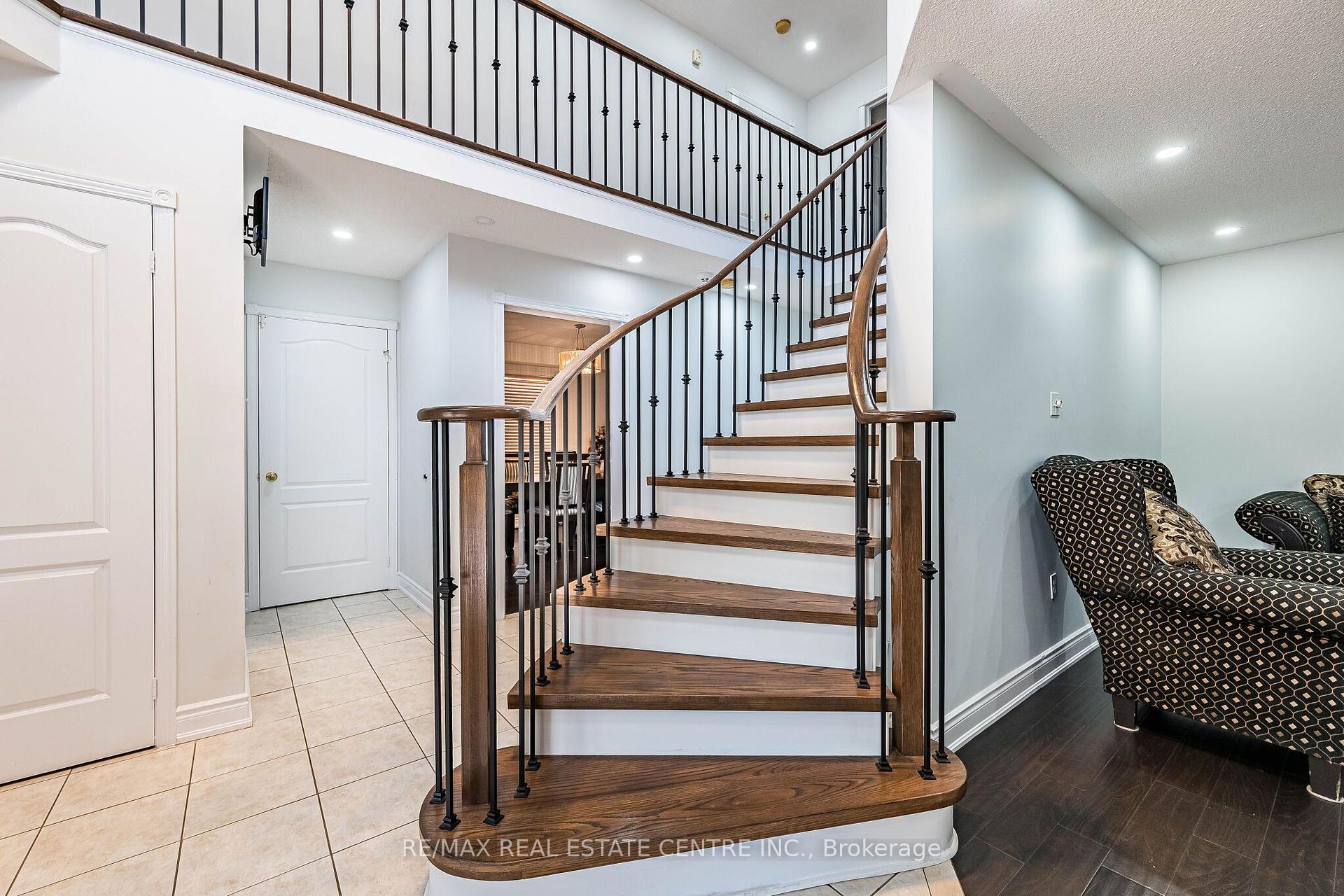 Photo 4 of 25 Sheepberry Terrace, Brampton, Fletcher's Meadow — HOMEH