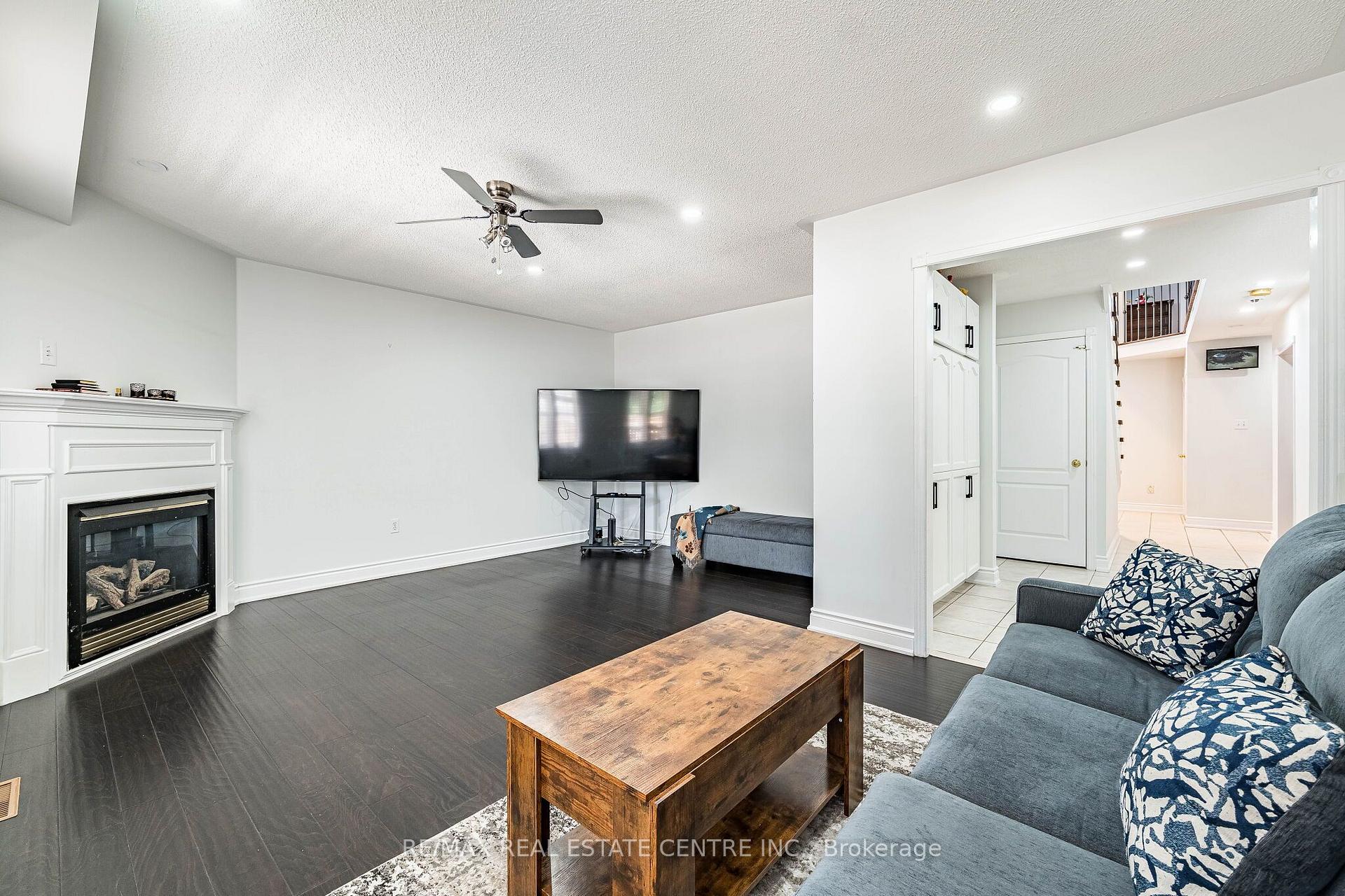 Photo 11 of 25 Sheepberry Terrace, Brampton, Fletcher's Meadow — HOMEH