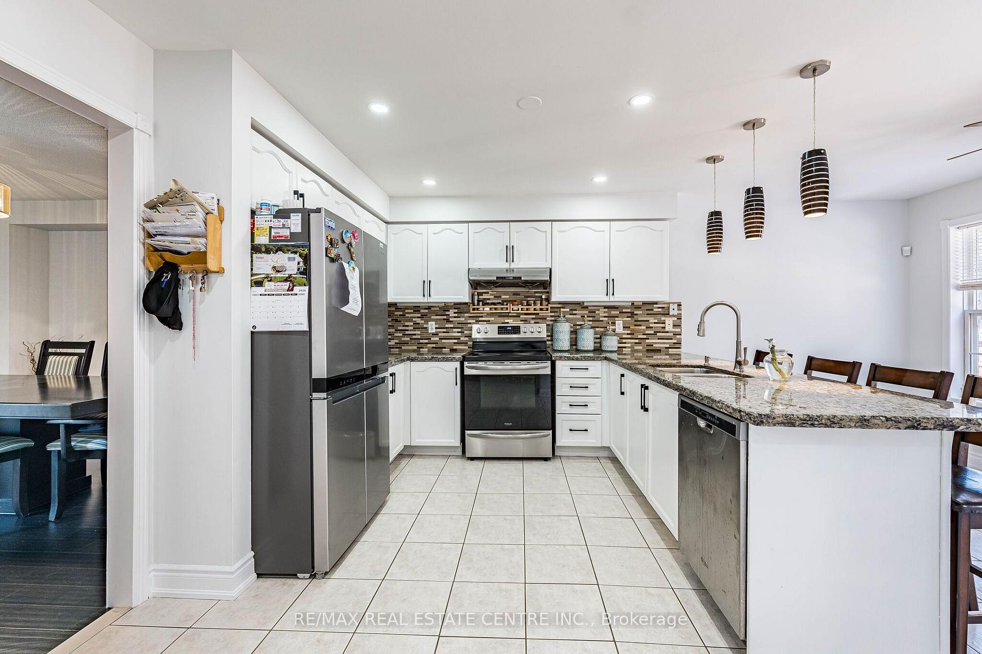 Photo 13 of 25 Sheepberry Terrace, Brampton, Fletcher's Meadow — HOMEH