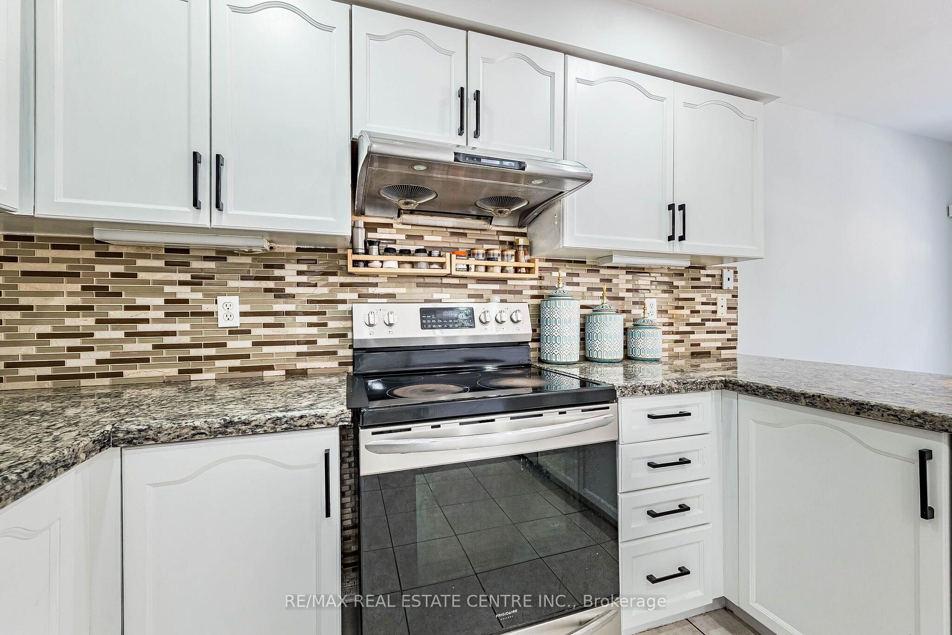 Photo 14 of 25 Sheepberry Terrace, Brampton, Fletcher's Meadow — HOMEH