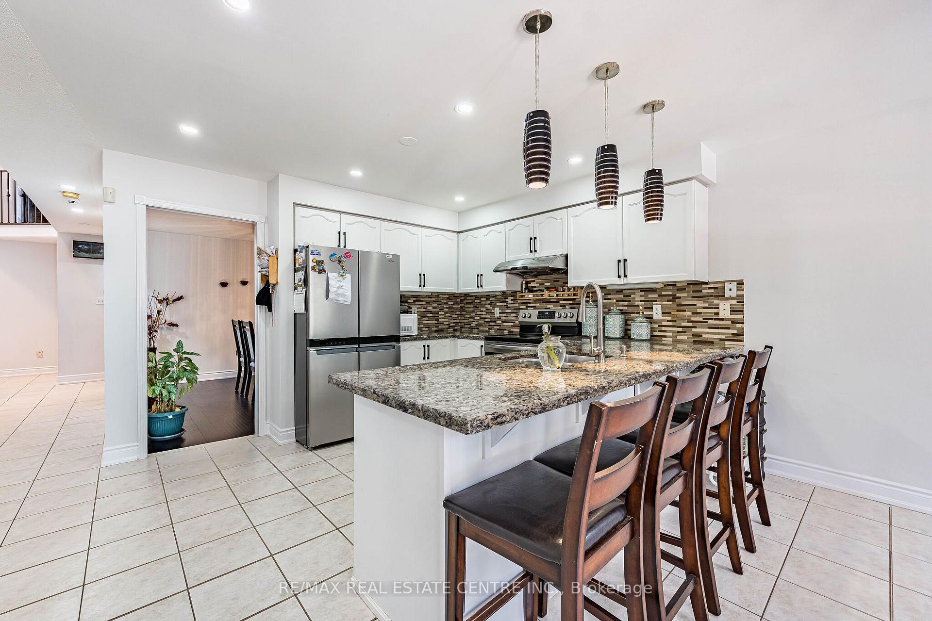 Photo 16 of 25 Sheepberry Terrace, Brampton, Fletcher's Meadow — HOMEH