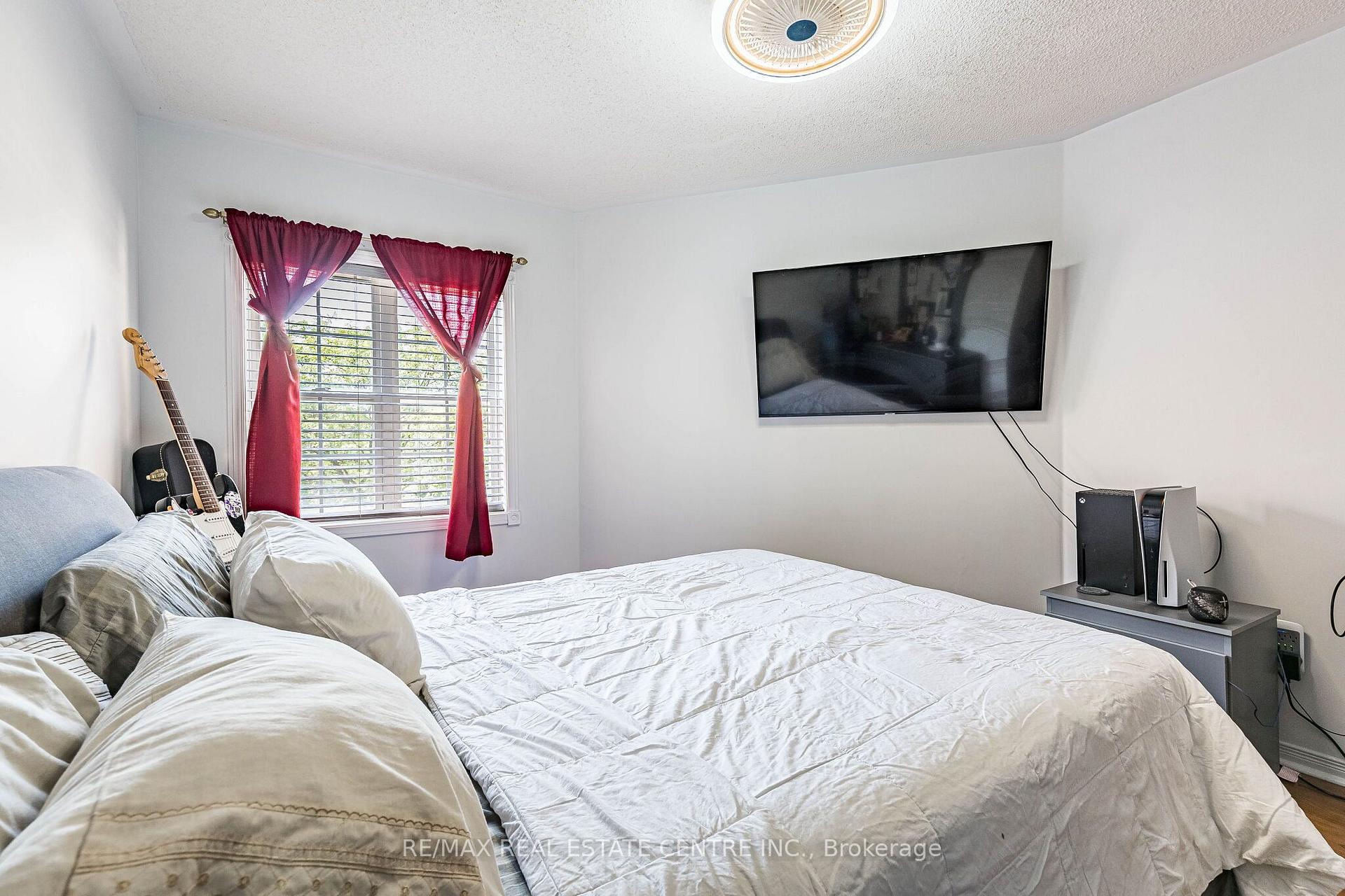 Photo 26 of 25 Sheepberry Terrace, Brampton, Fletcher's Meadow — HOMEH