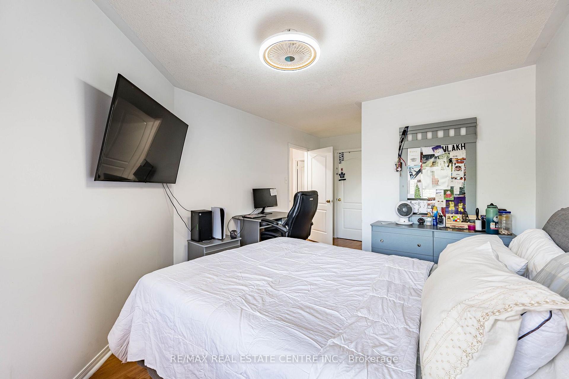 Photo 27 of 25 Sheepberry Terrace, Brampton, Fletcher's Meadow — HOMEH