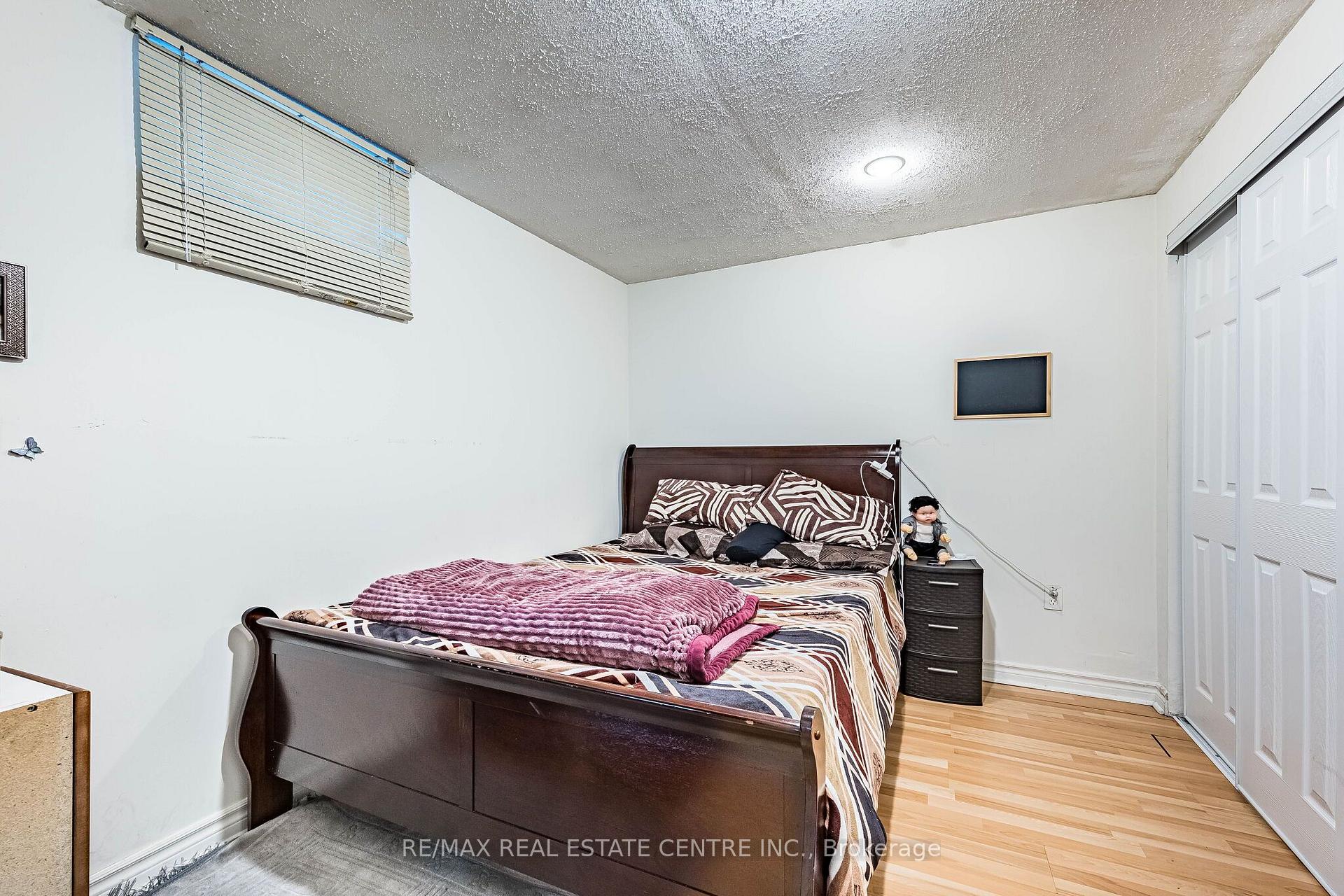 Photo 37 of 25 Sheepberry Terrace, Brampton, Fletcher's Meadow — HOMEH