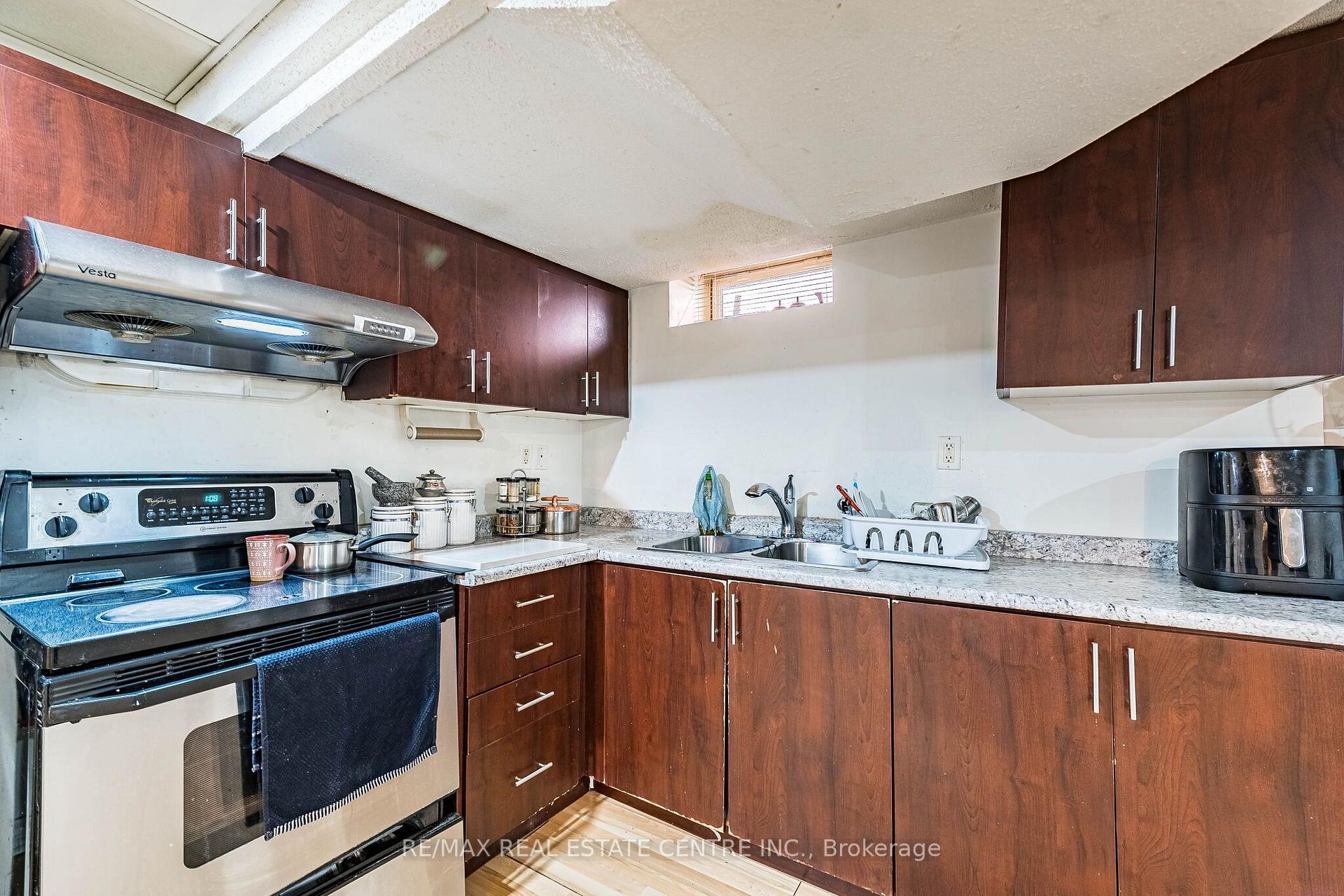 Photo 39 of 25 Sheepberry Terrace, Brampton, Fletcher's Meadow — HOMEH