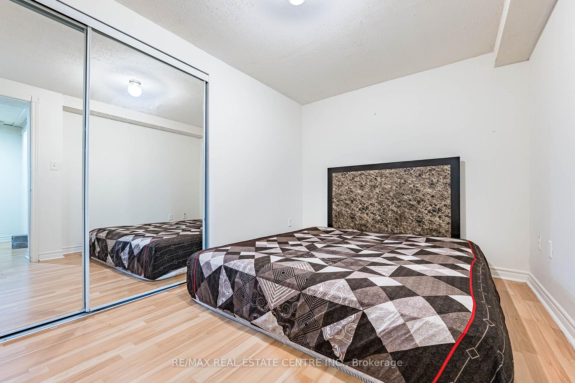 Photo 41 of 25 Sheepberry Terrace, Brampton, Fletcher's Meadow — HOMEH