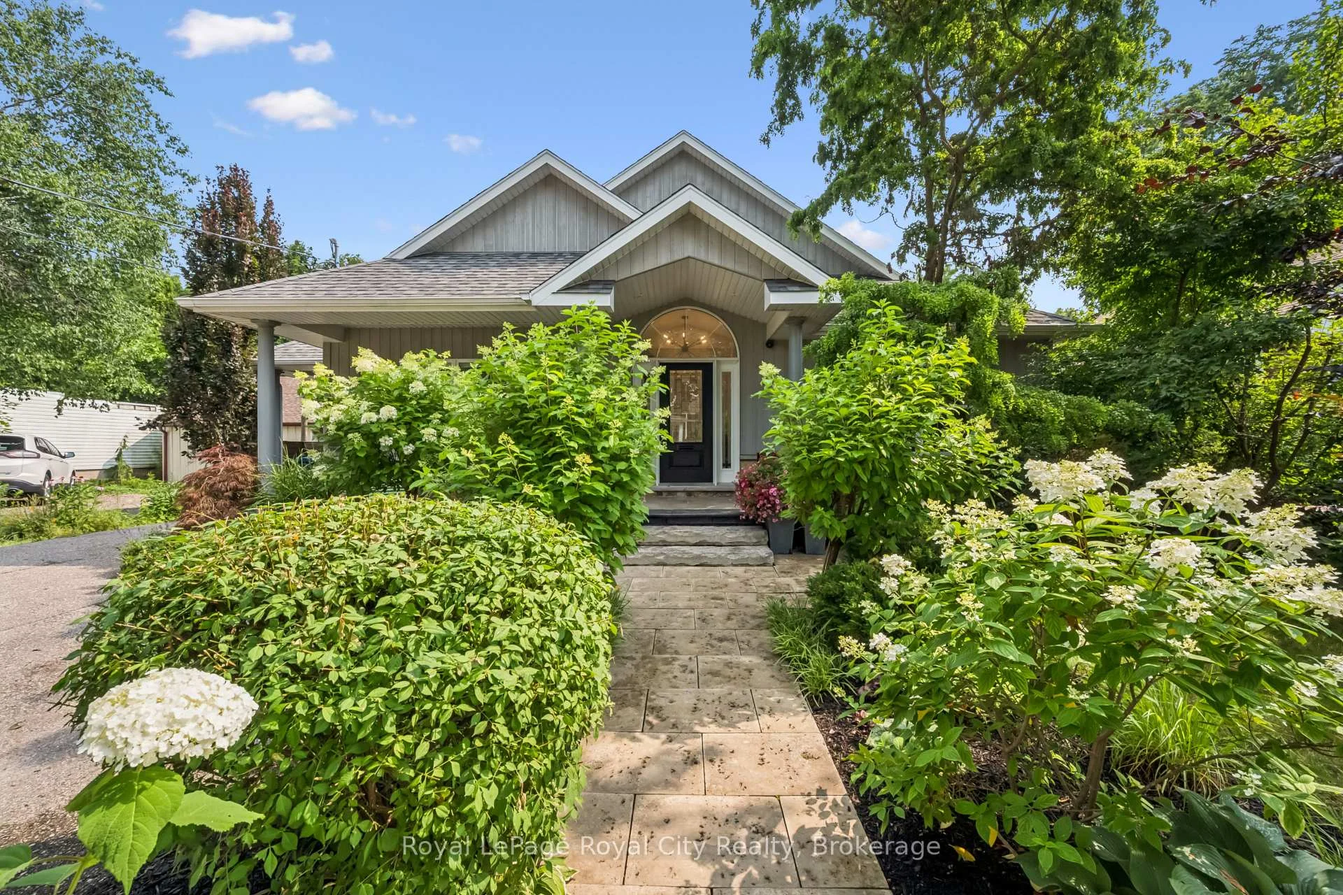 Photo 28 of 33 Edgehill Drive, Guelph, Exhibition Park — HOMEH