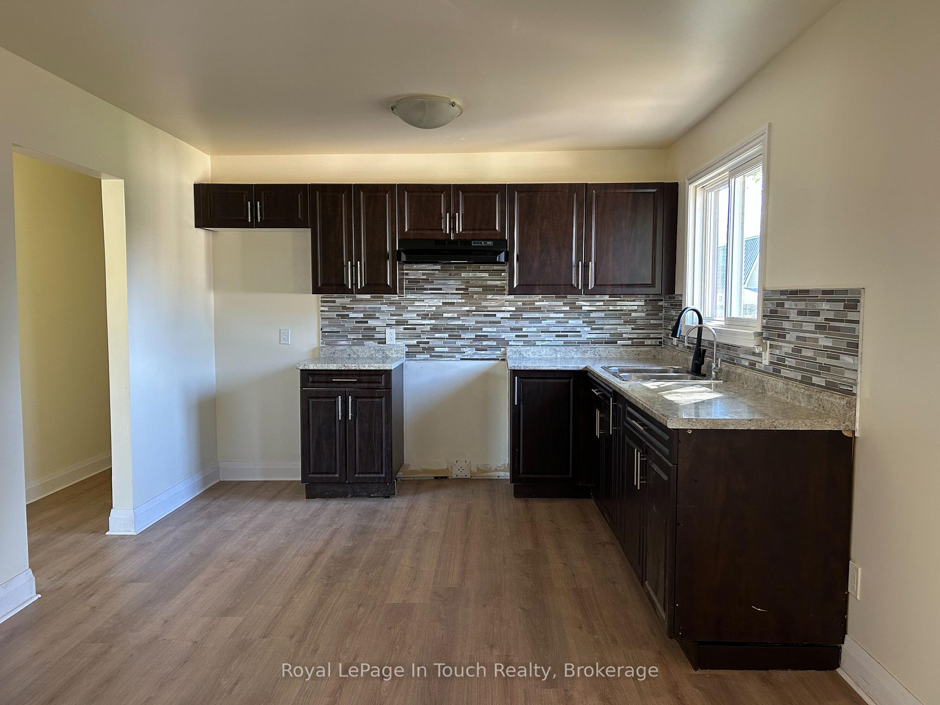 Photo 10 of 317 Wardell Street, Tay, Port McNicoll — HOMEH