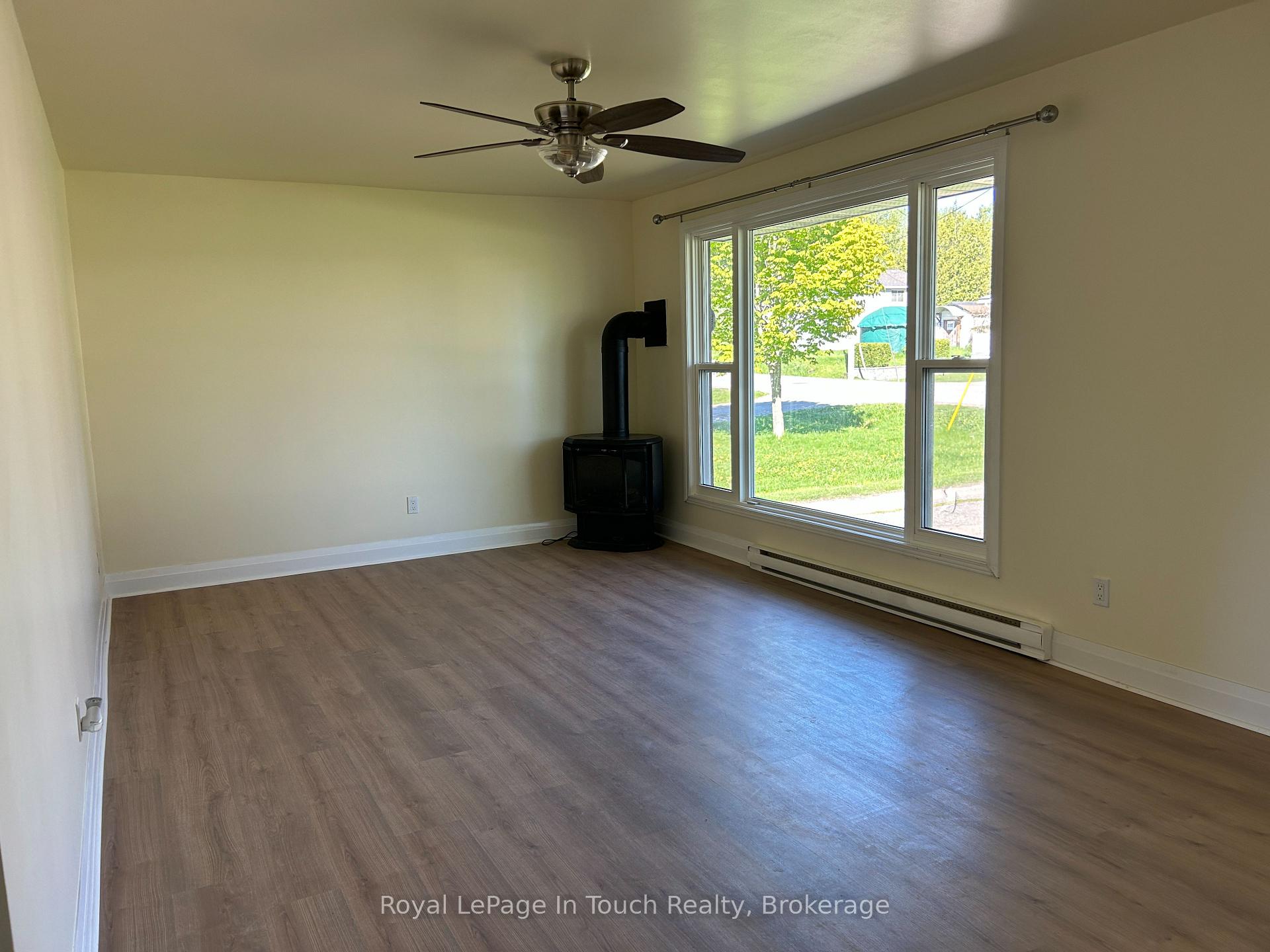 Photo 17 of 317 Wardell Street, Tay, Port McNicoll — HOMEH