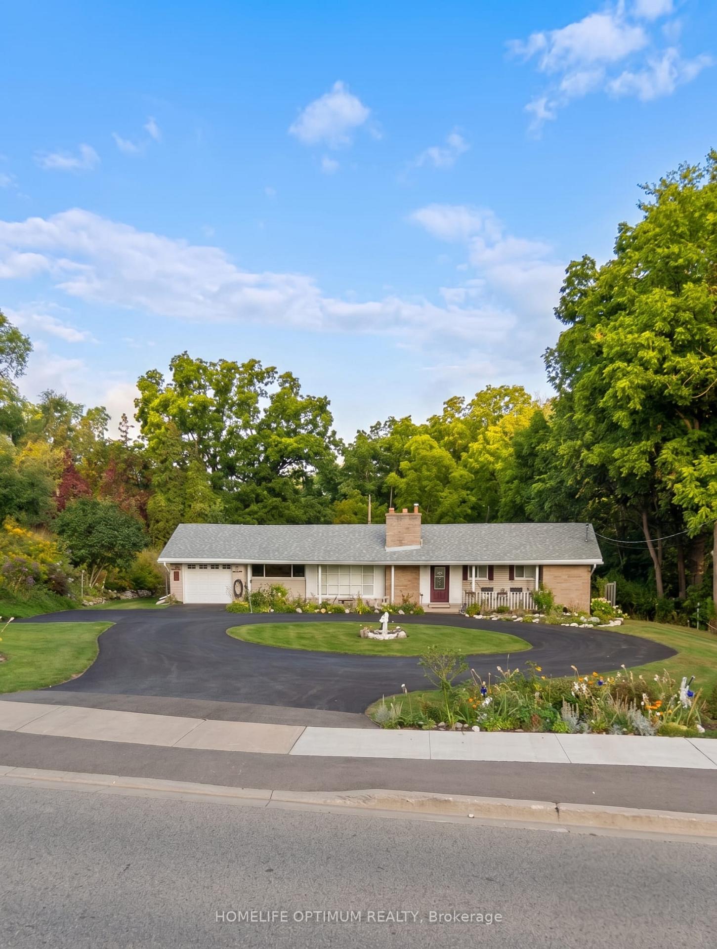 Photo of 400 Maple Avenue