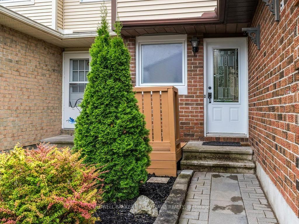 Photo 3 of 75 Sundback Lane, Ottawa, Kanata - Katimavik — HOMEH